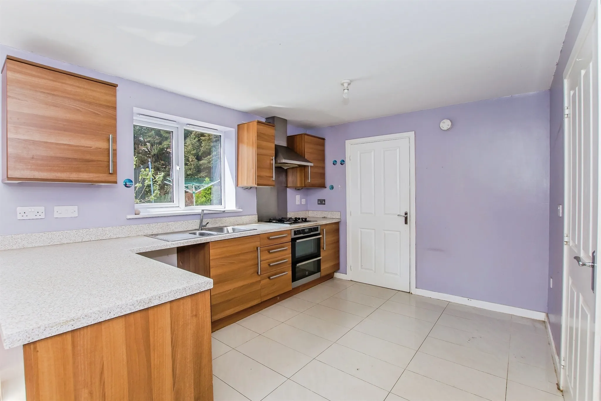 5 bed Detached