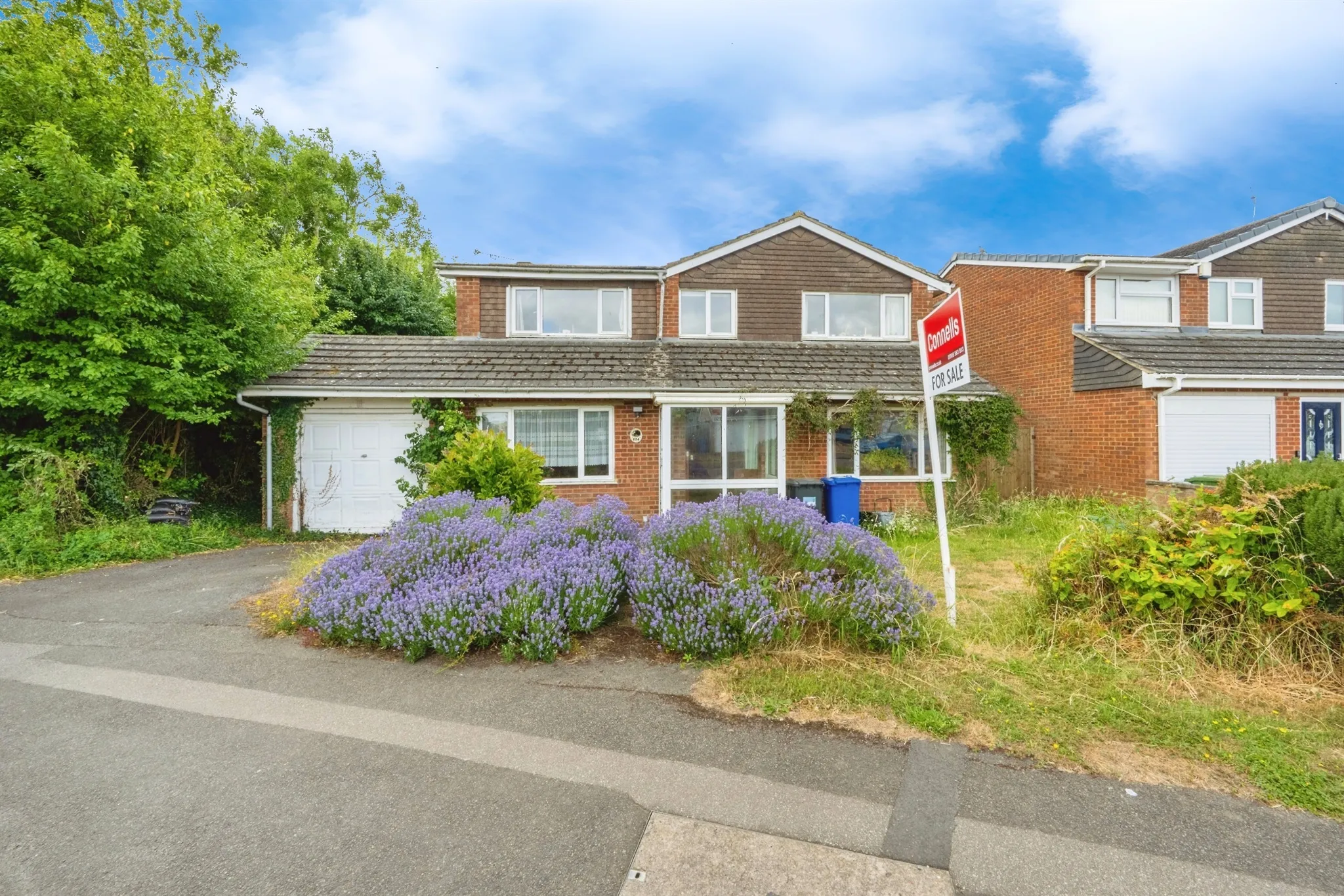 5 bed Detached
