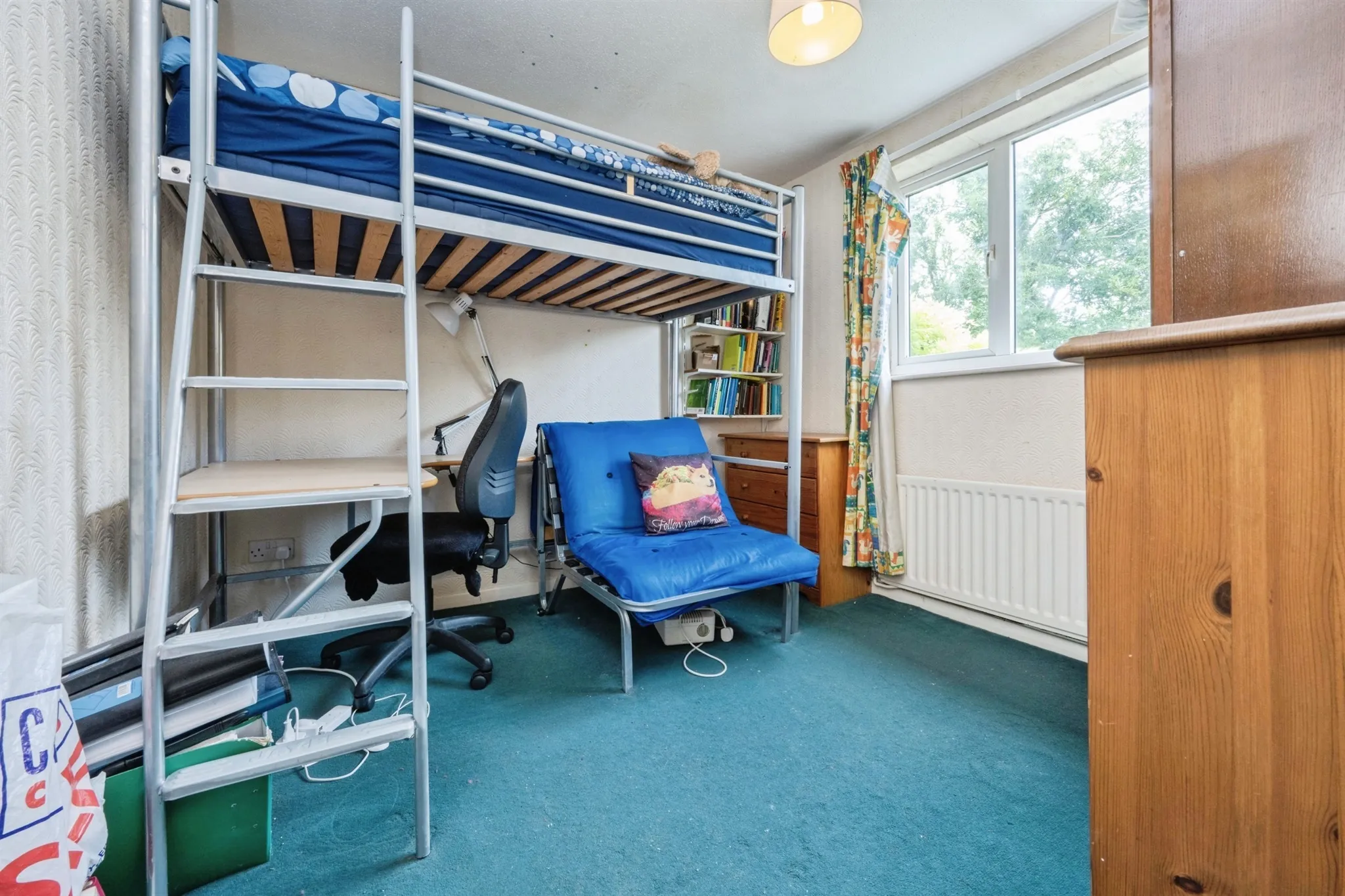 5 bed Detached
