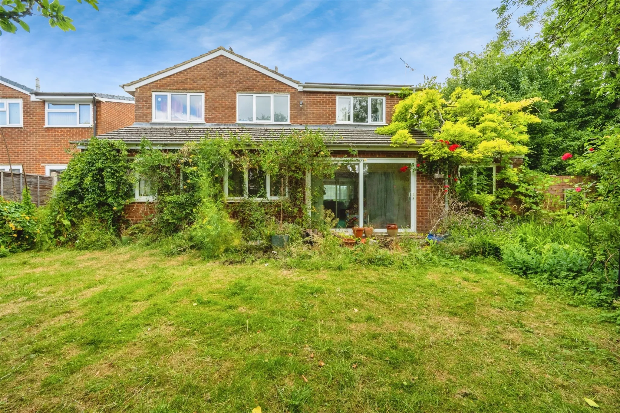 5 bed Detached