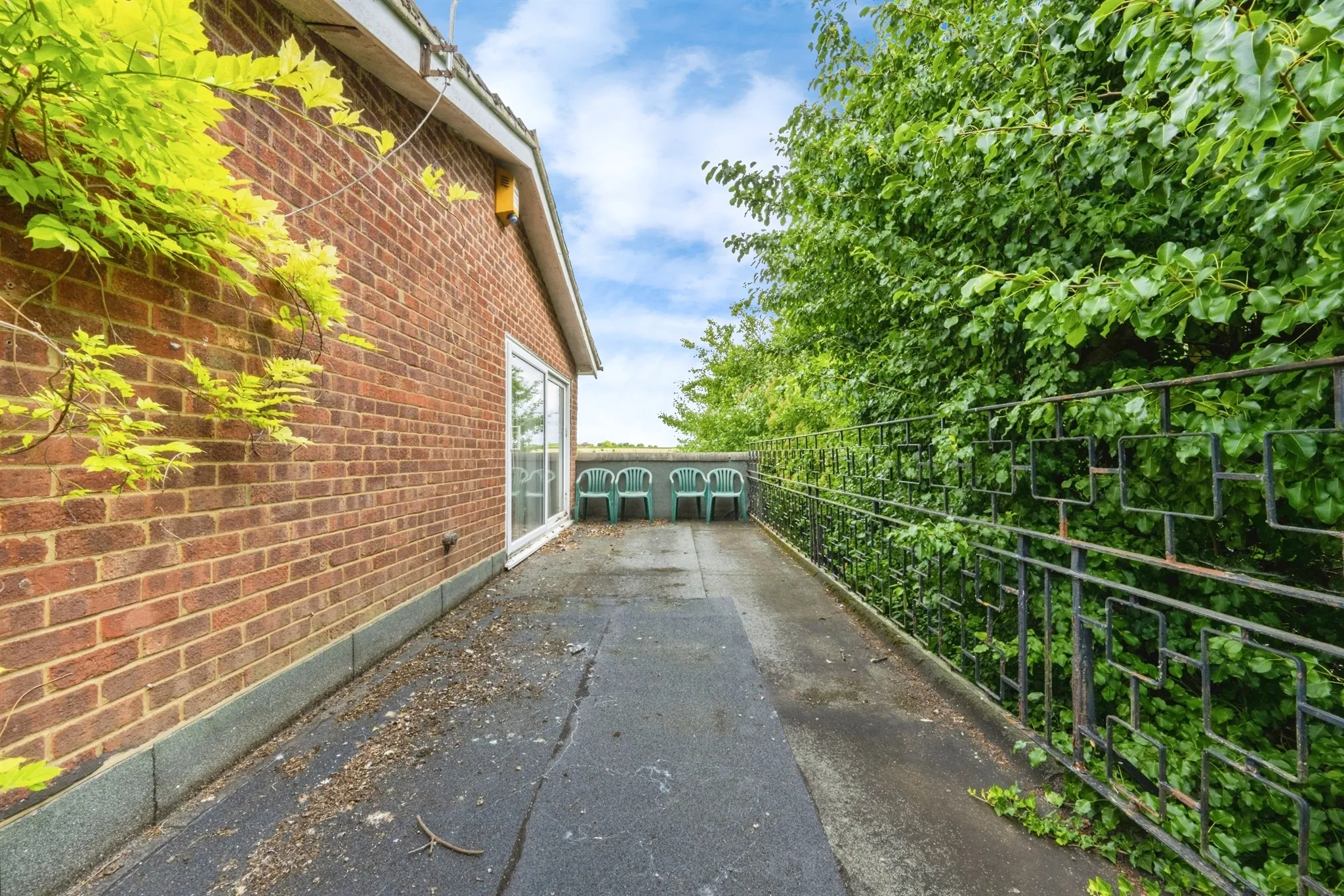 5 bed Detached