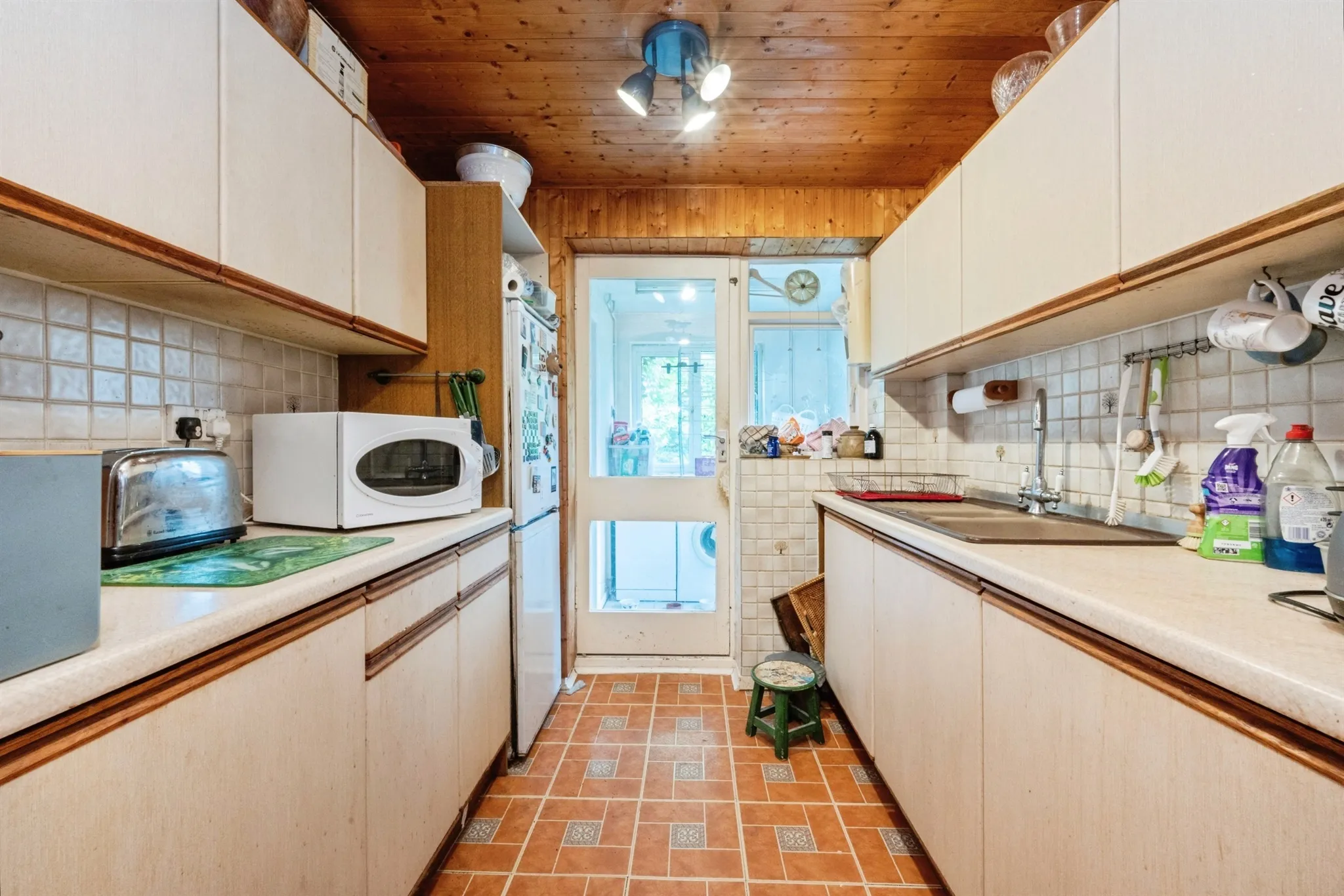 5 bed Detached
