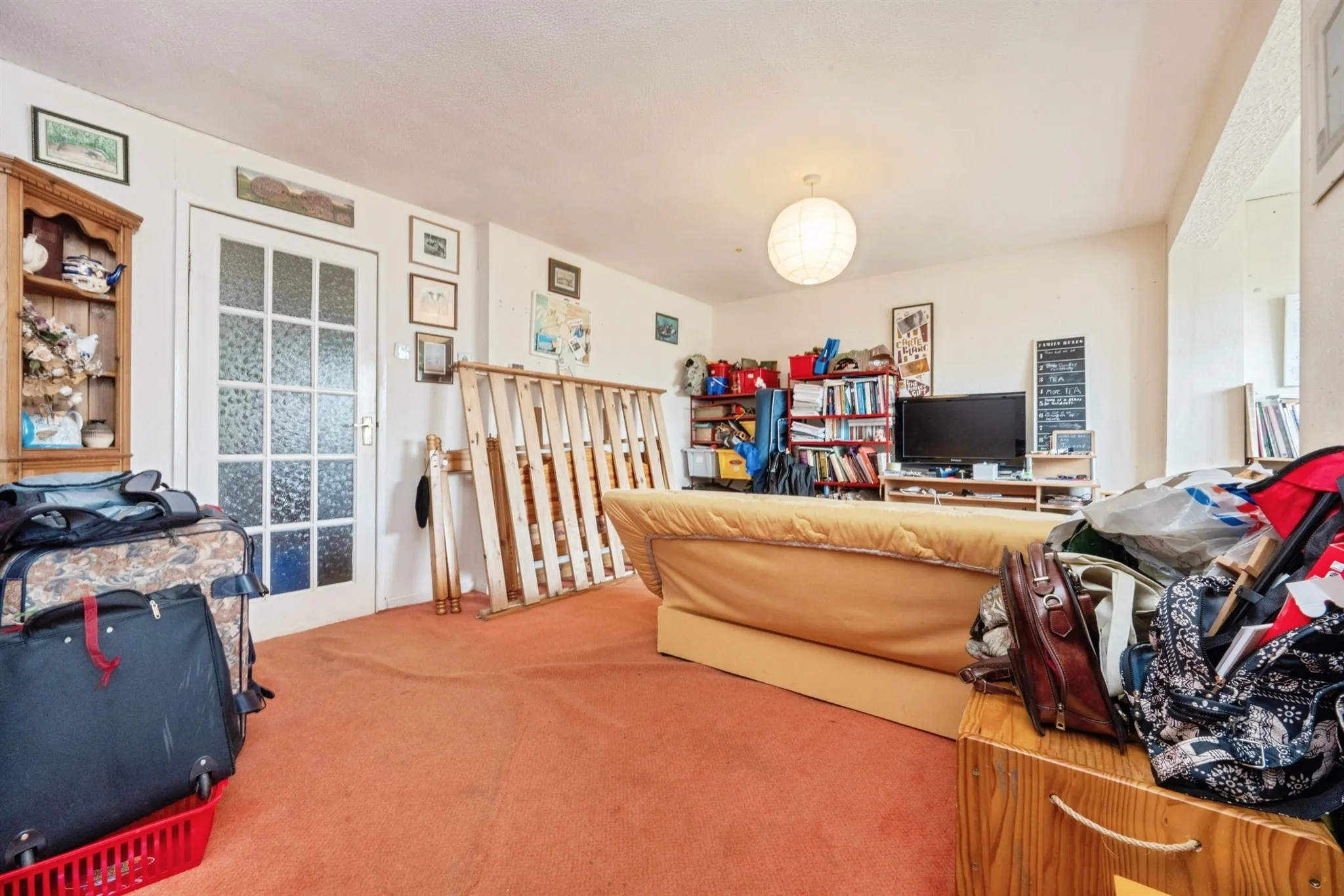 5 bed Detached