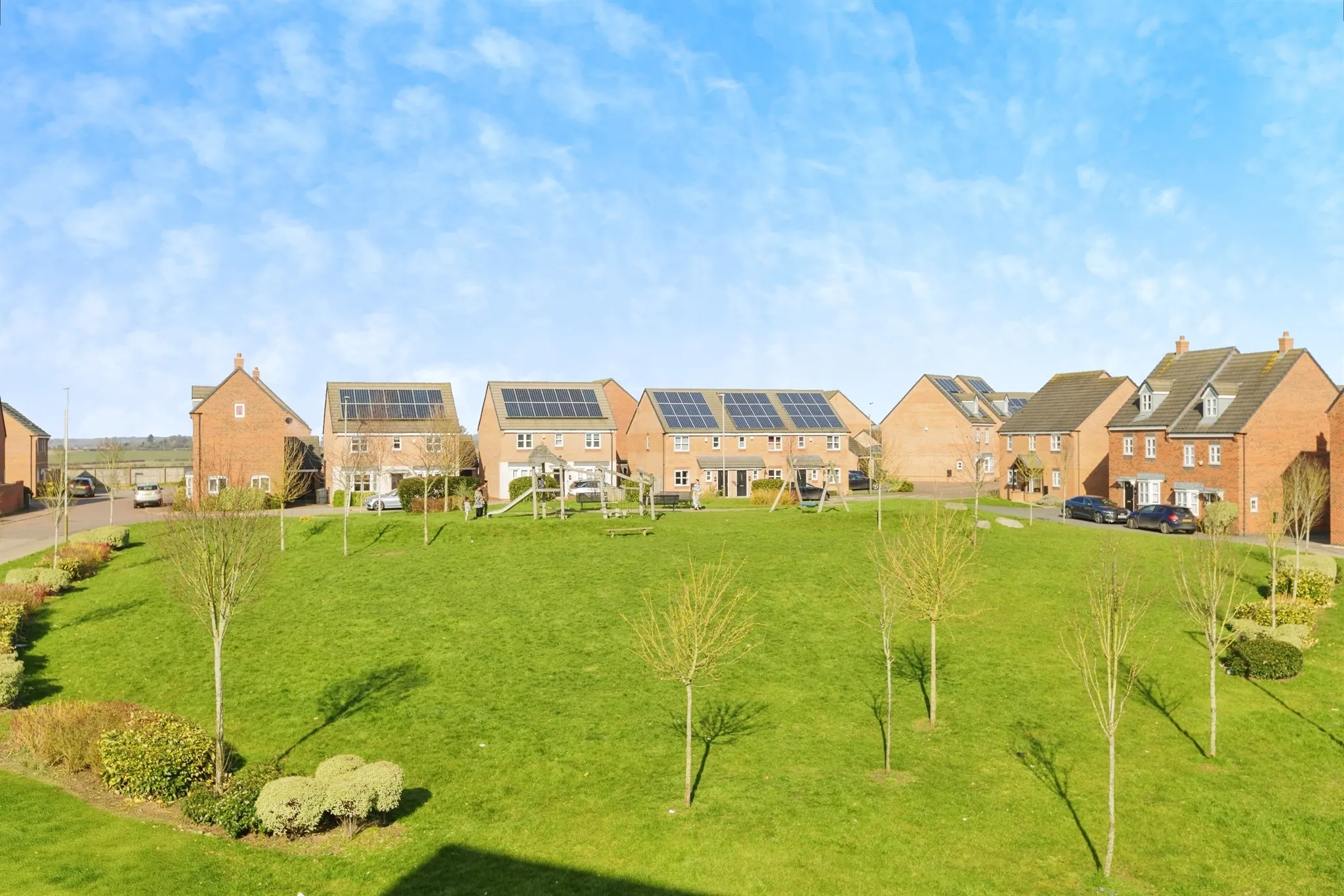 4 bed Semi-Detached