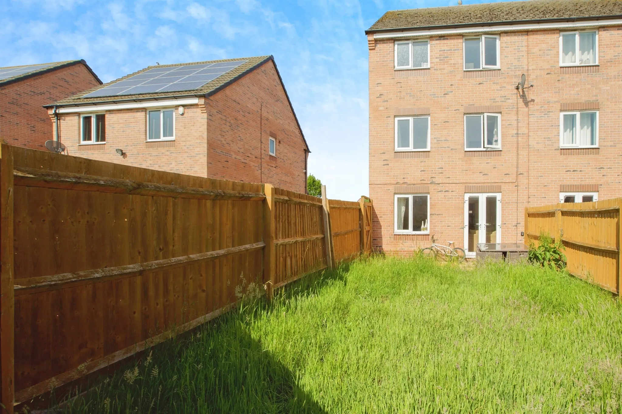 4 bed Semi-Detached