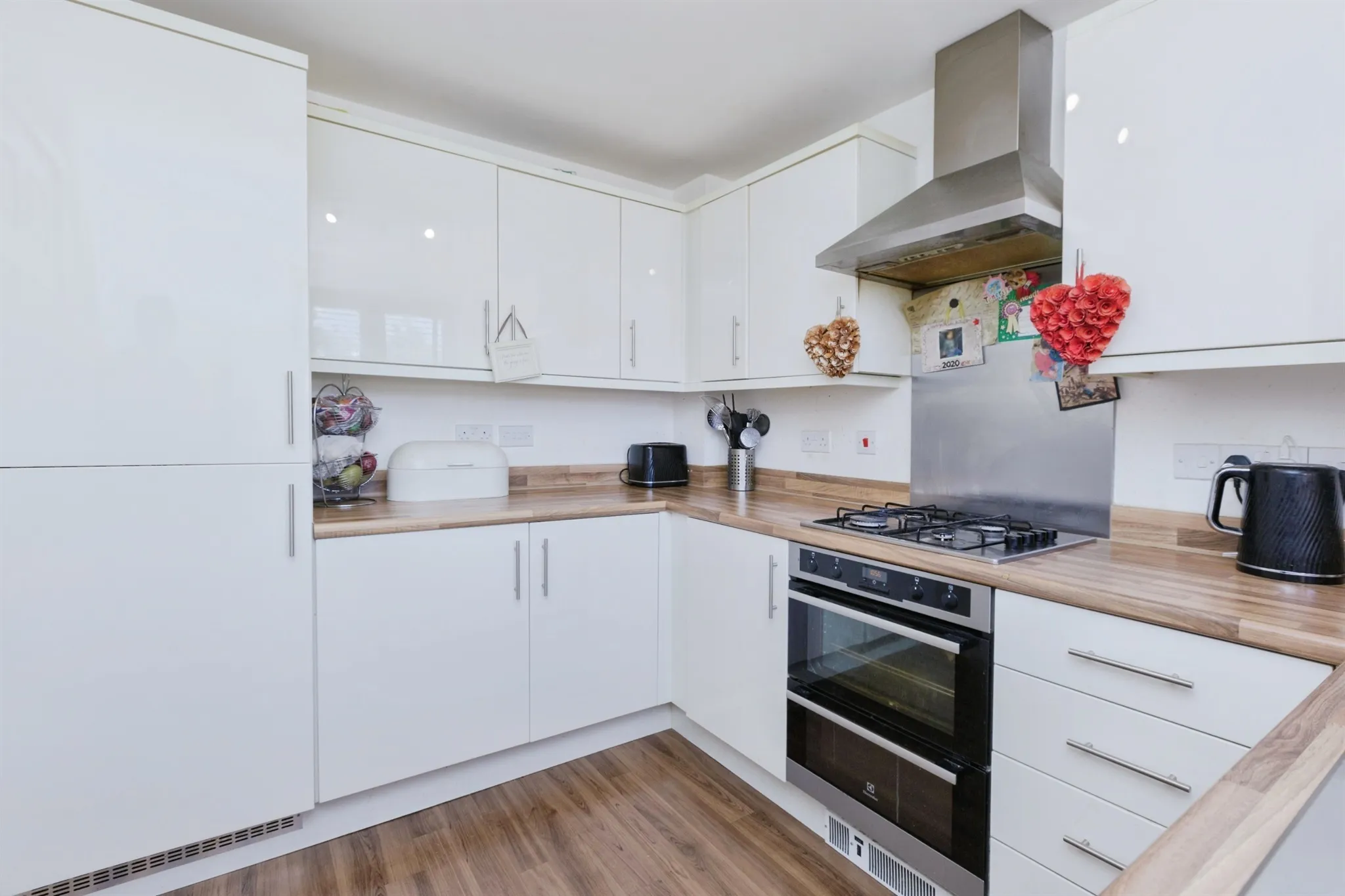 4 bed Semi-Detached