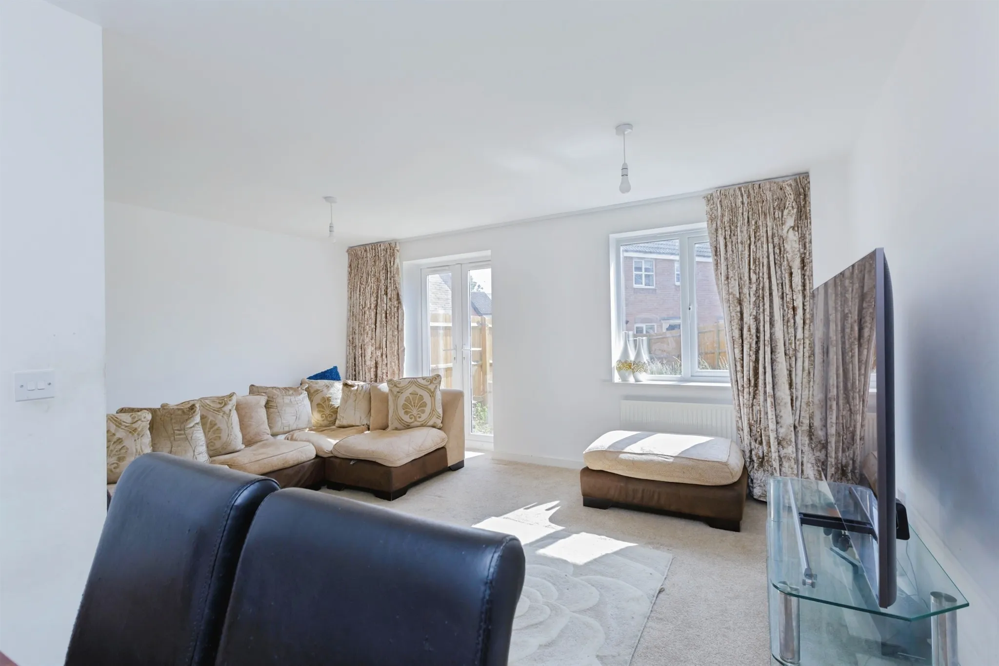 4 bed Semi-Detached