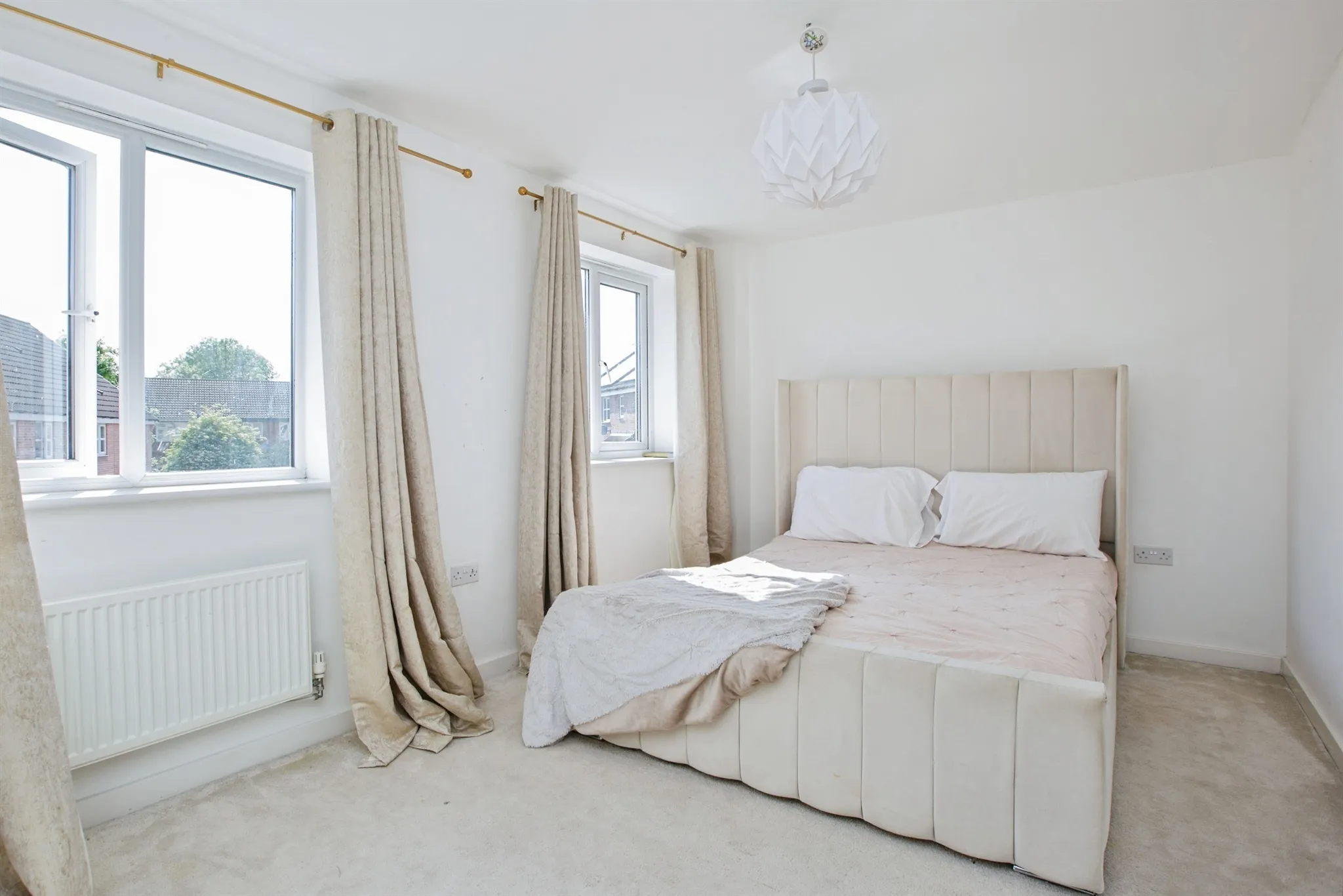 4 bed Semi-Detached