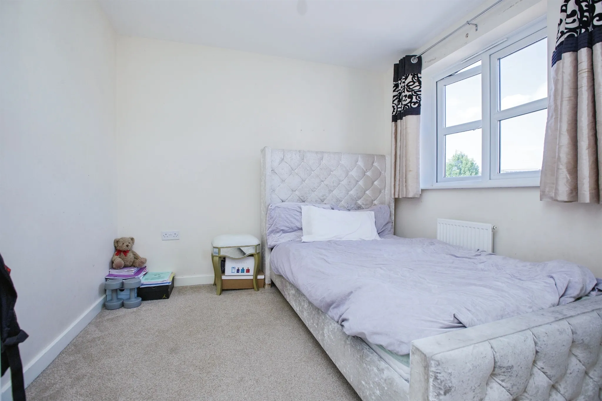 4 bed Semi-Detached