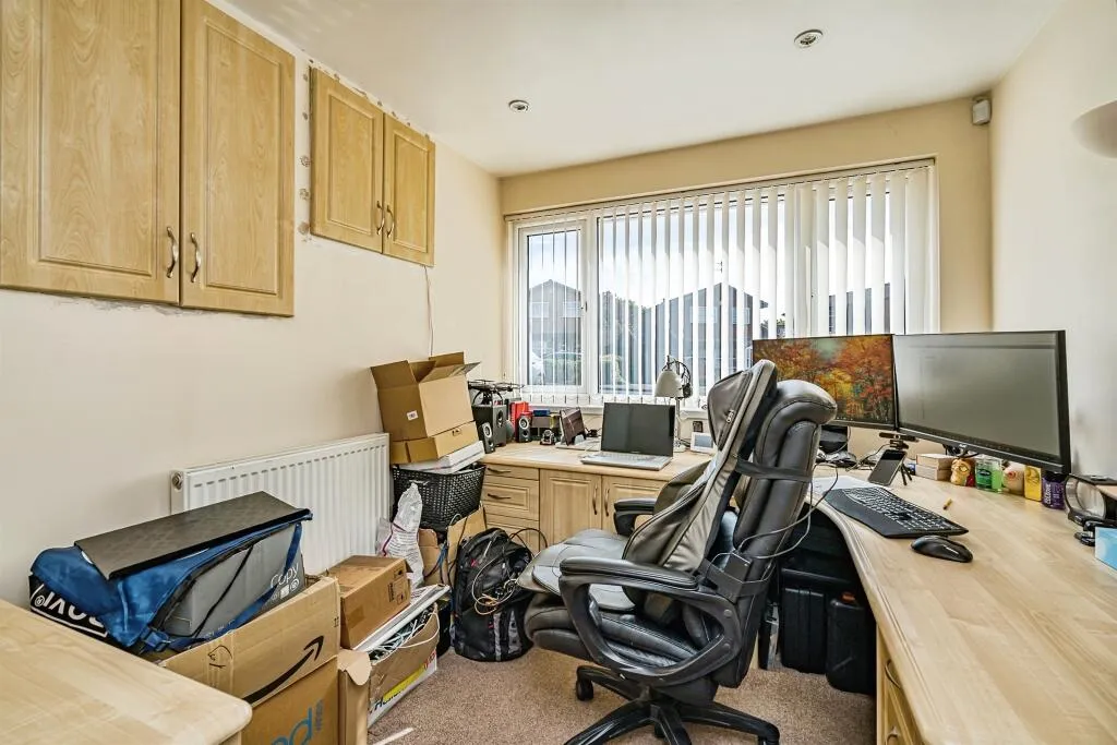 4 bed Detached