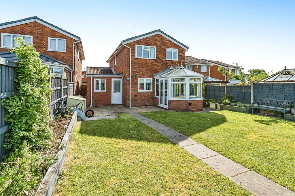 4 bed Detached