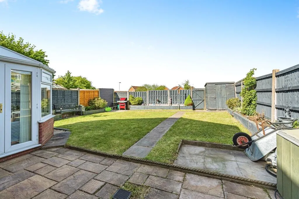 4 bed Detached