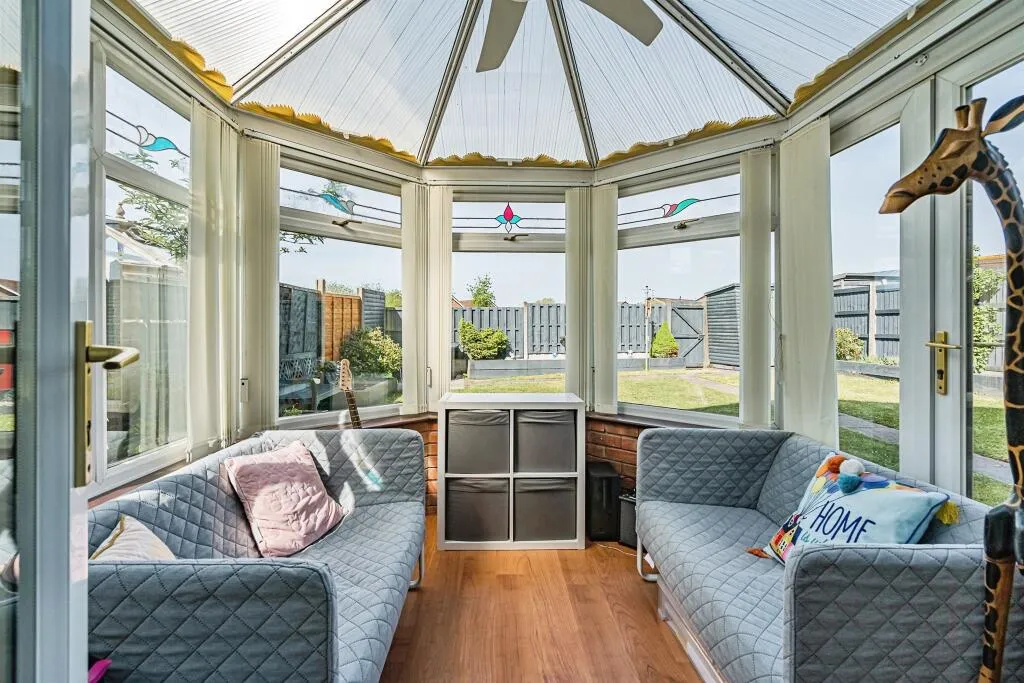 4 bed Detached