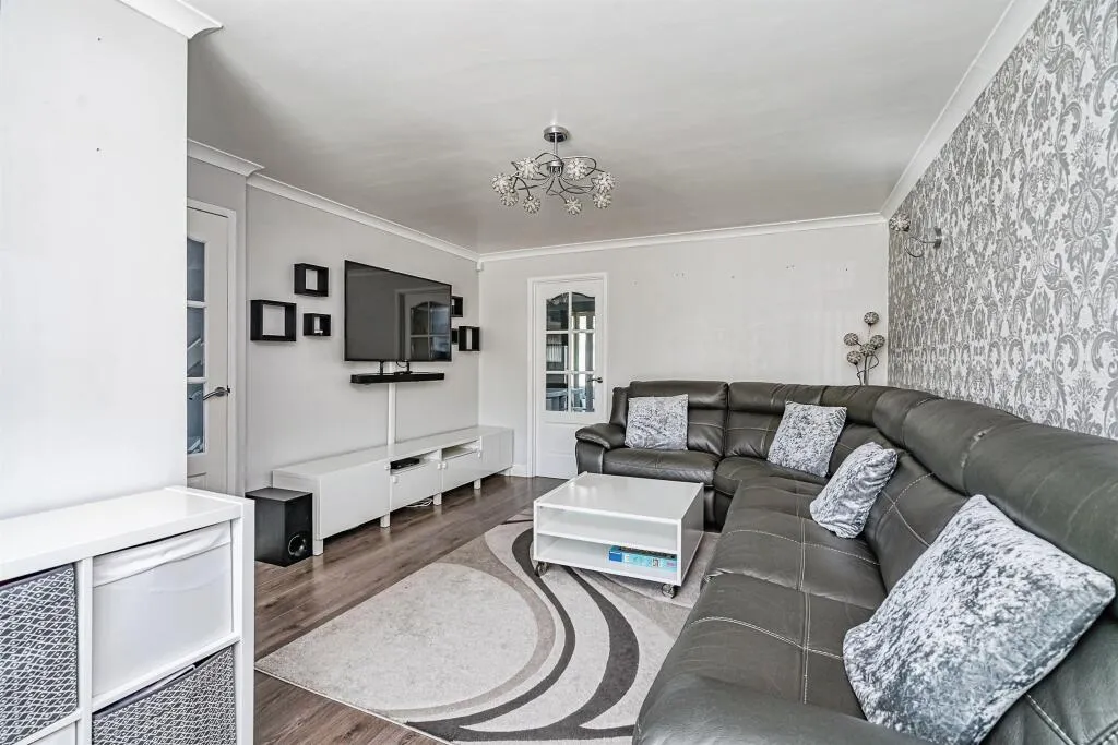 4 bed Detached