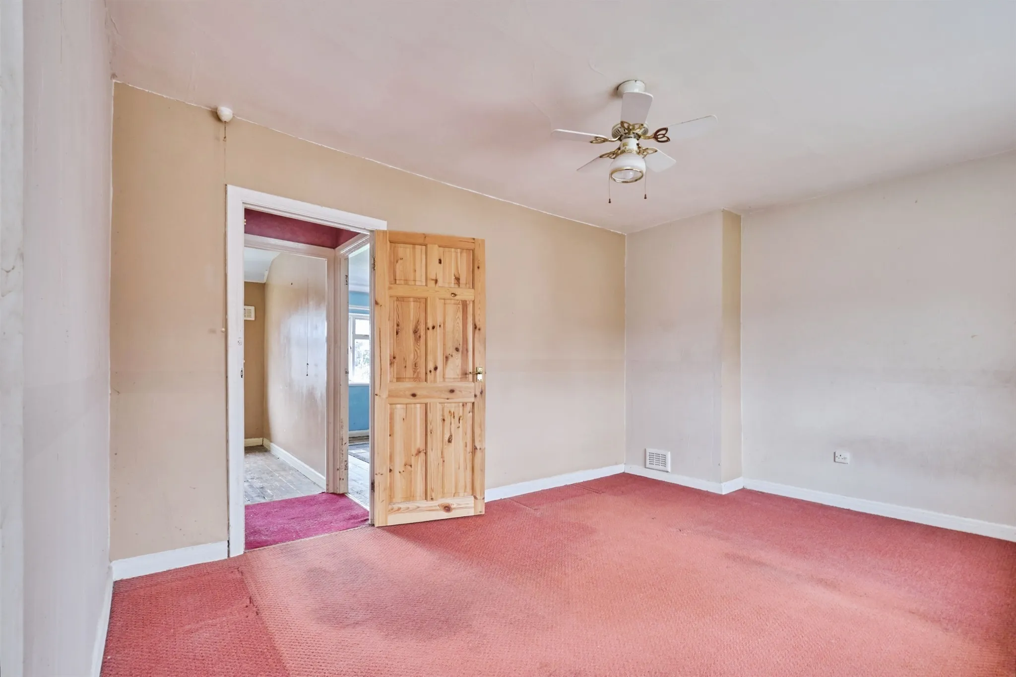 4 bed End of Terrace