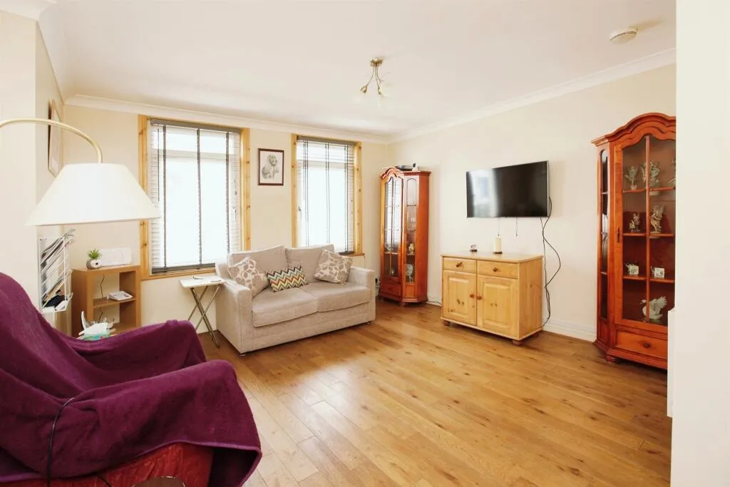 2 bed Apartment