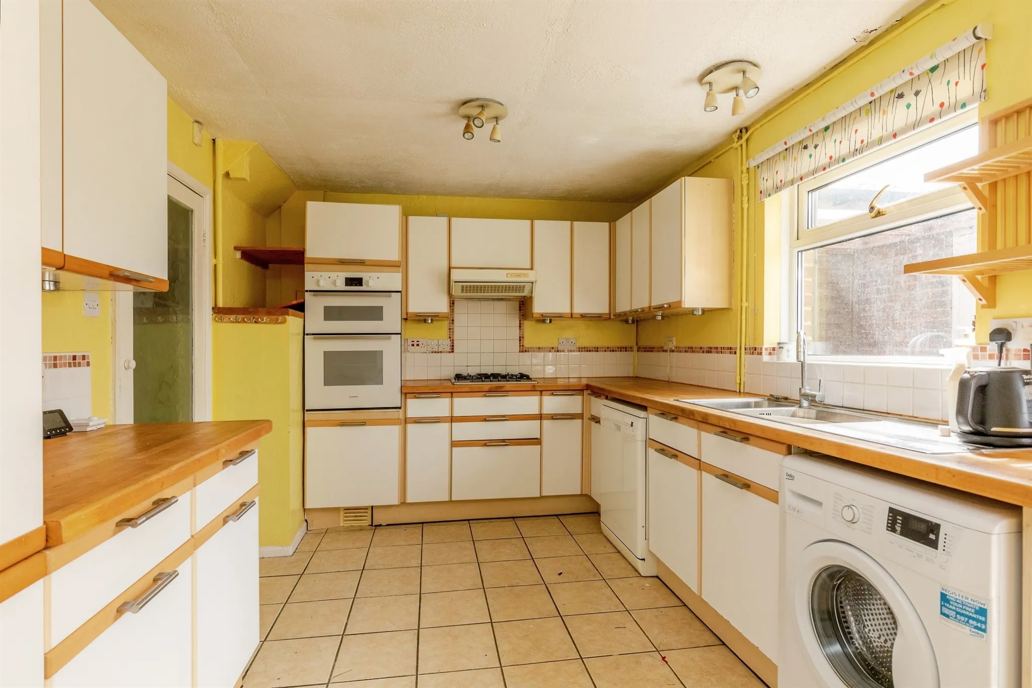 3 bed End of Terrace