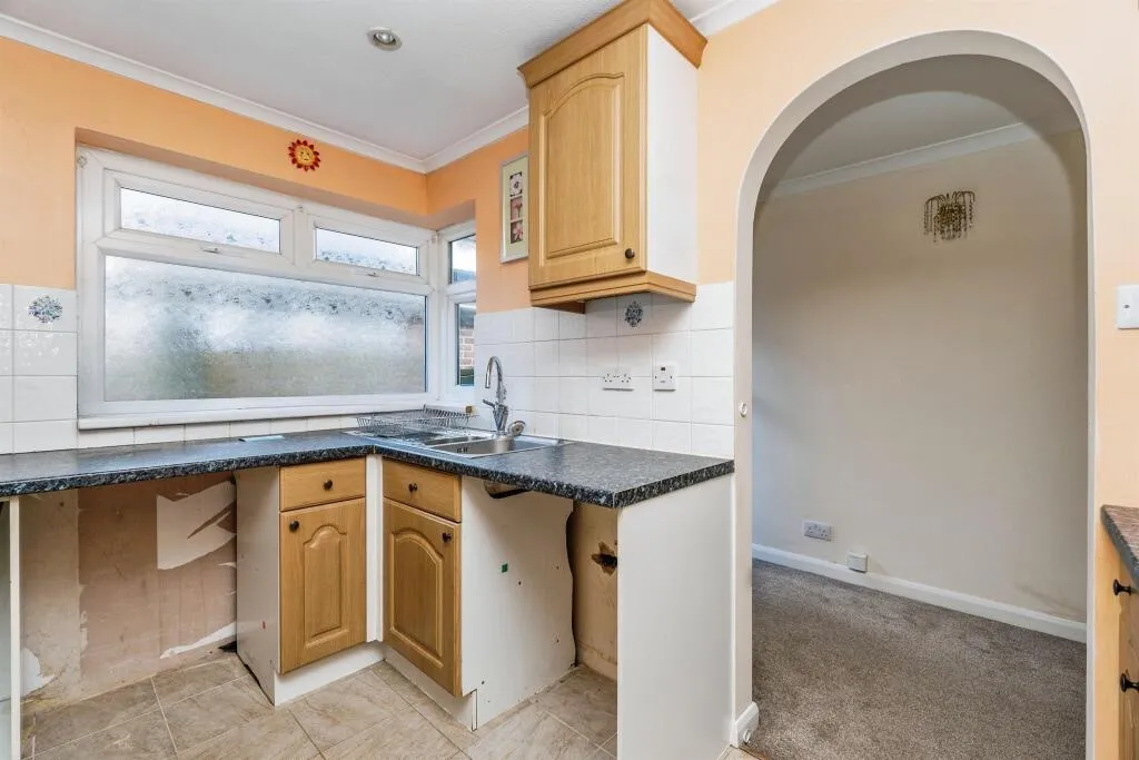 2 bed Semi-Detached Bungalow