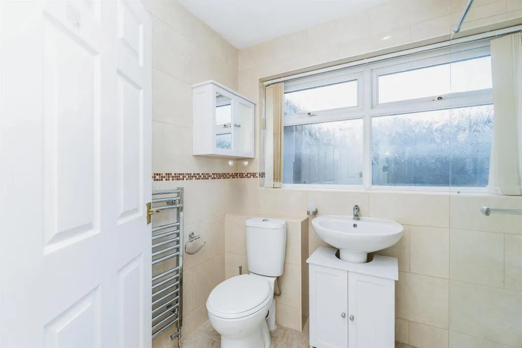 2 bed Semi-Detached Bungalow