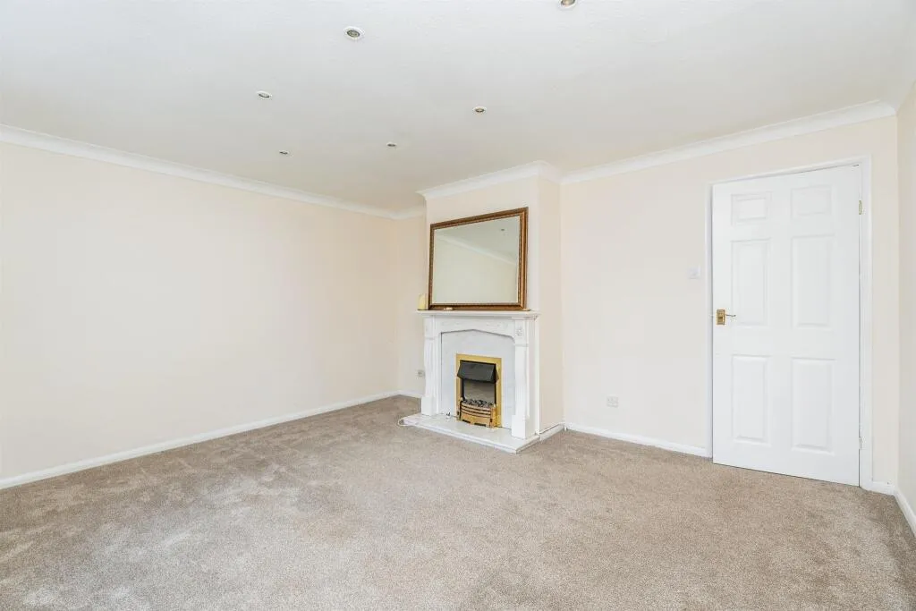 2 bed Semi-Detached Bungalow