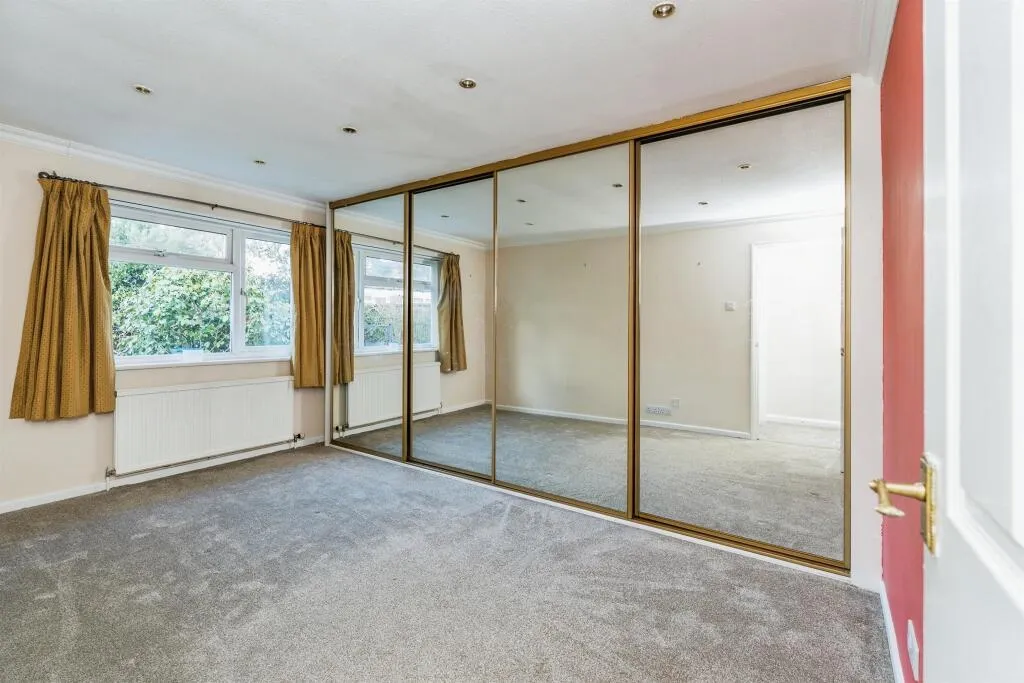 2 bed Semi-Detached Bungalow