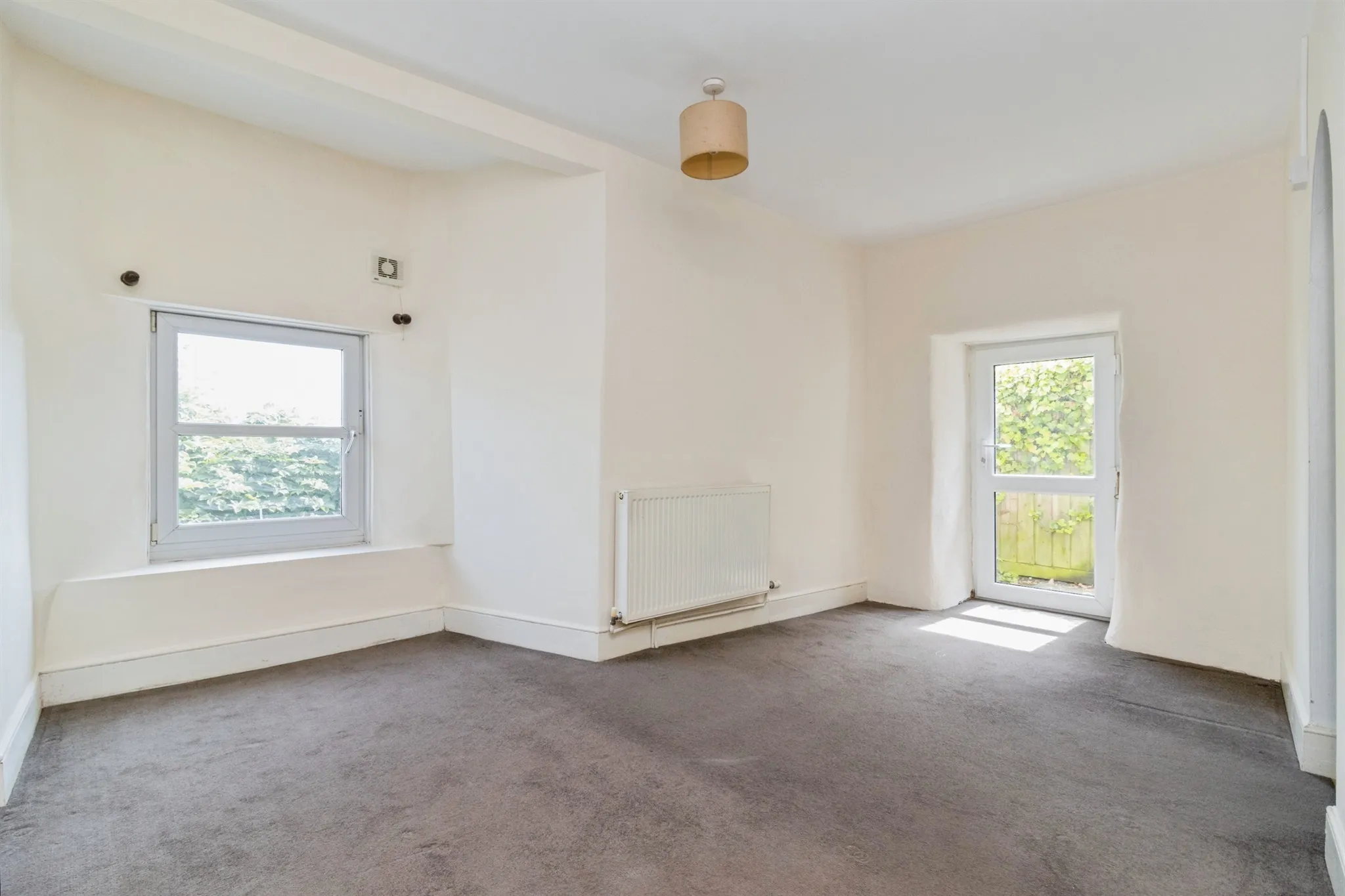 2 bed Semi-Detached