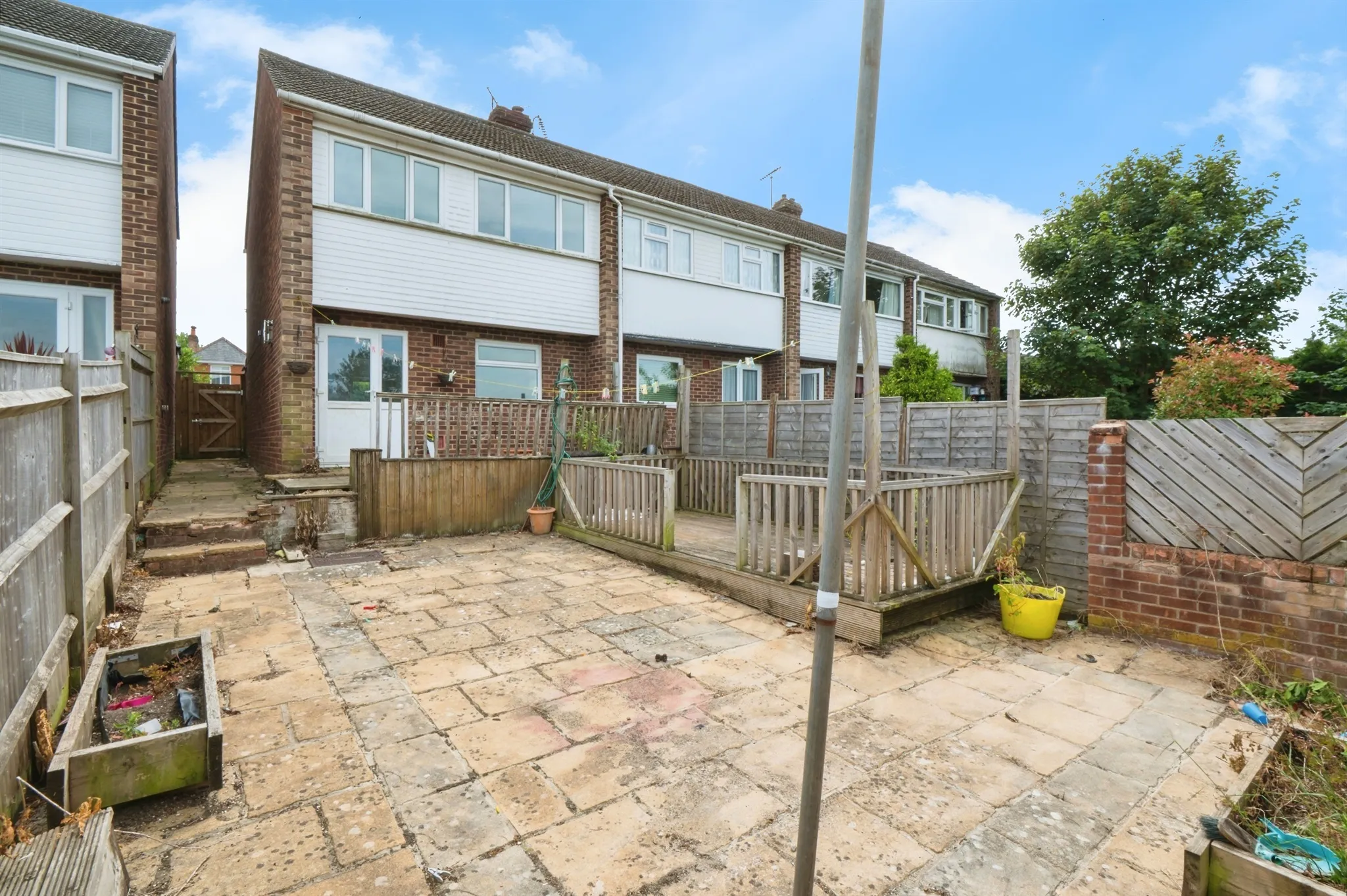3 bed End of Terrace