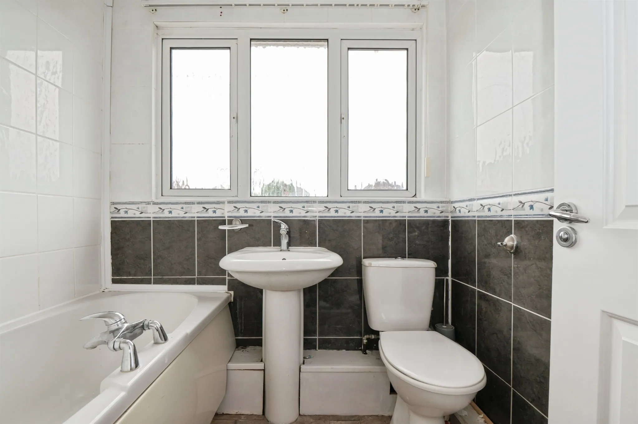 3 bed End of Terrace