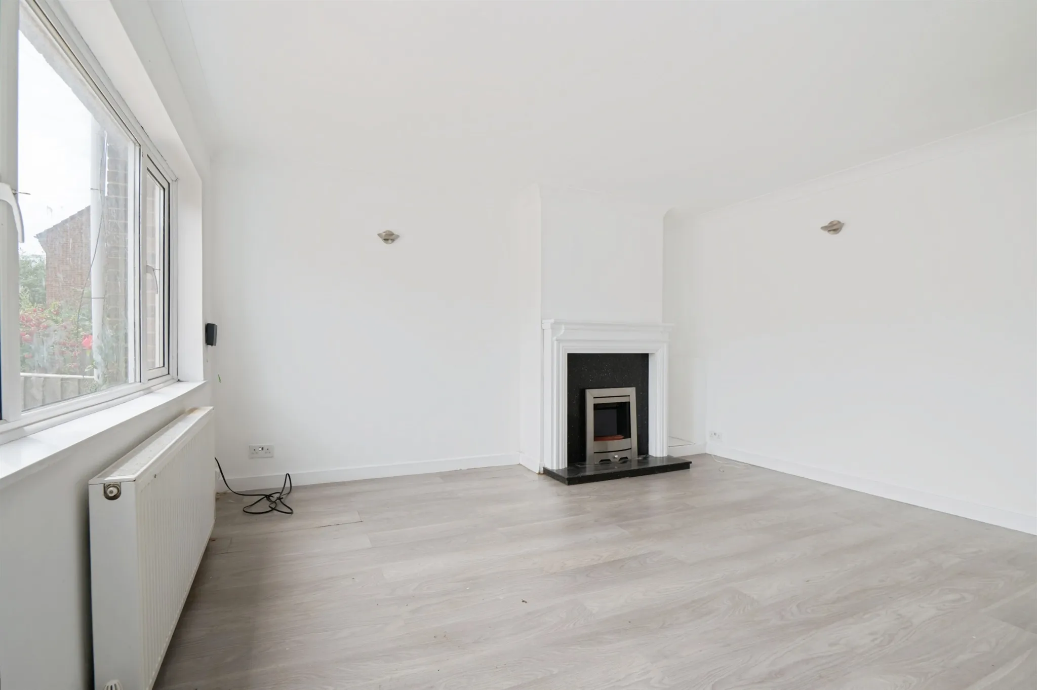 3 bed End of Terrace