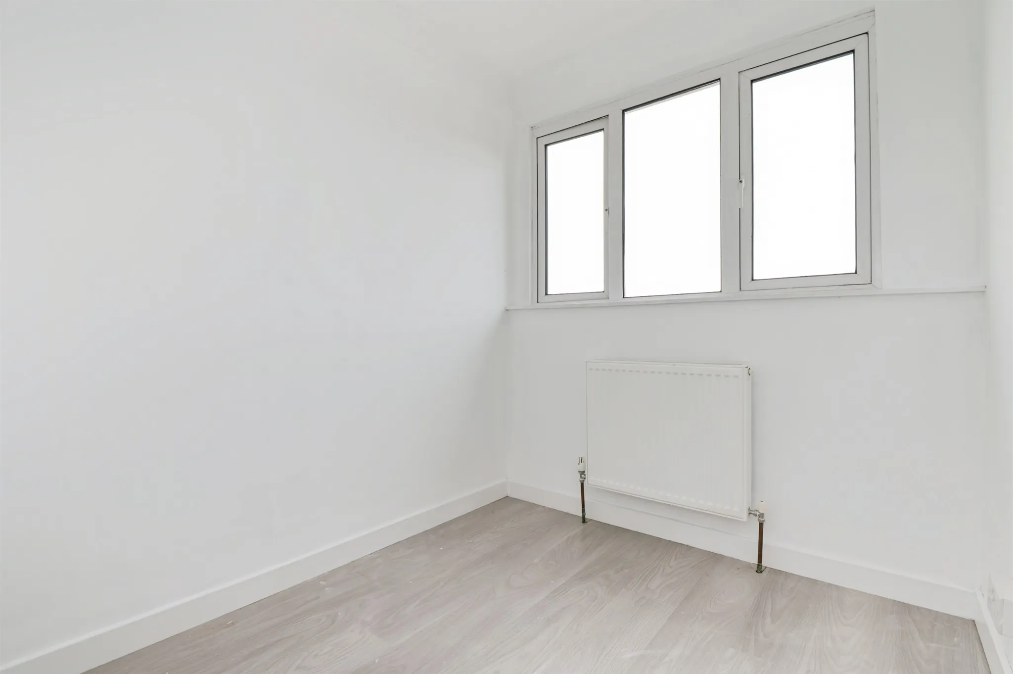 3 bed End of Terrace