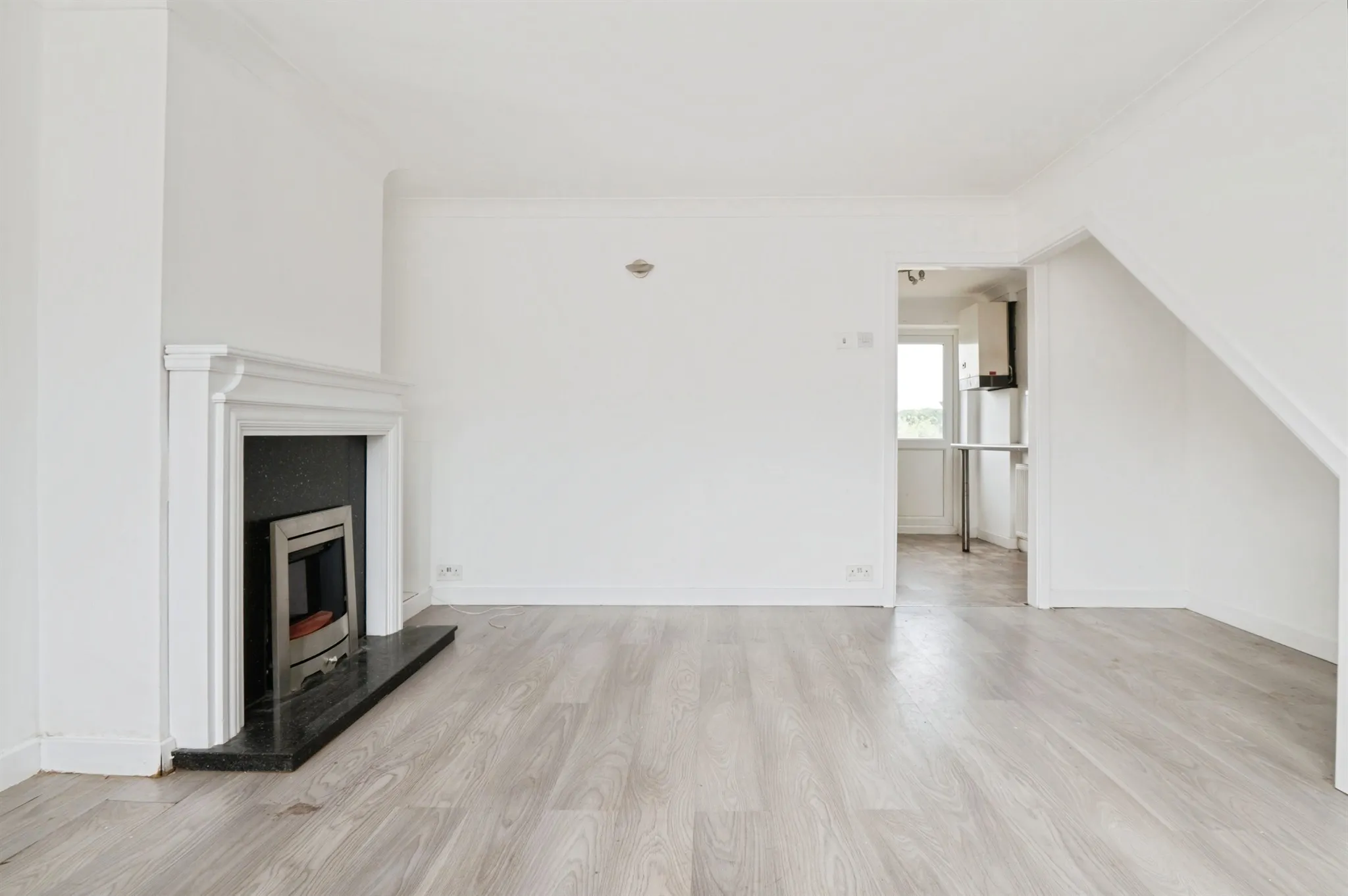 3 bed End of Terrace