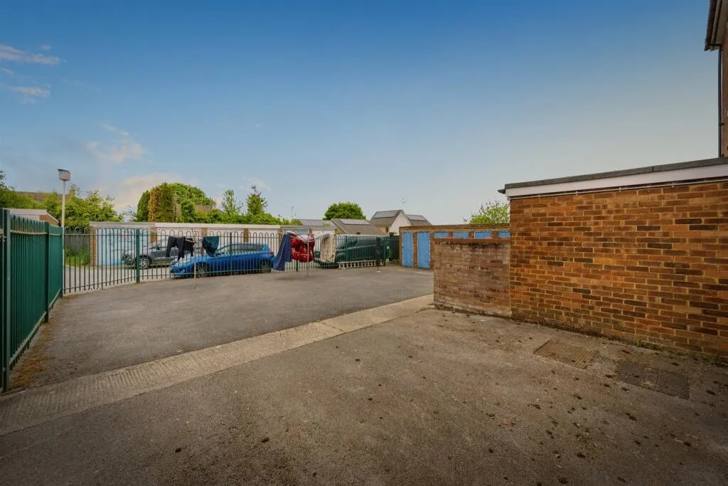2 bed Apartment