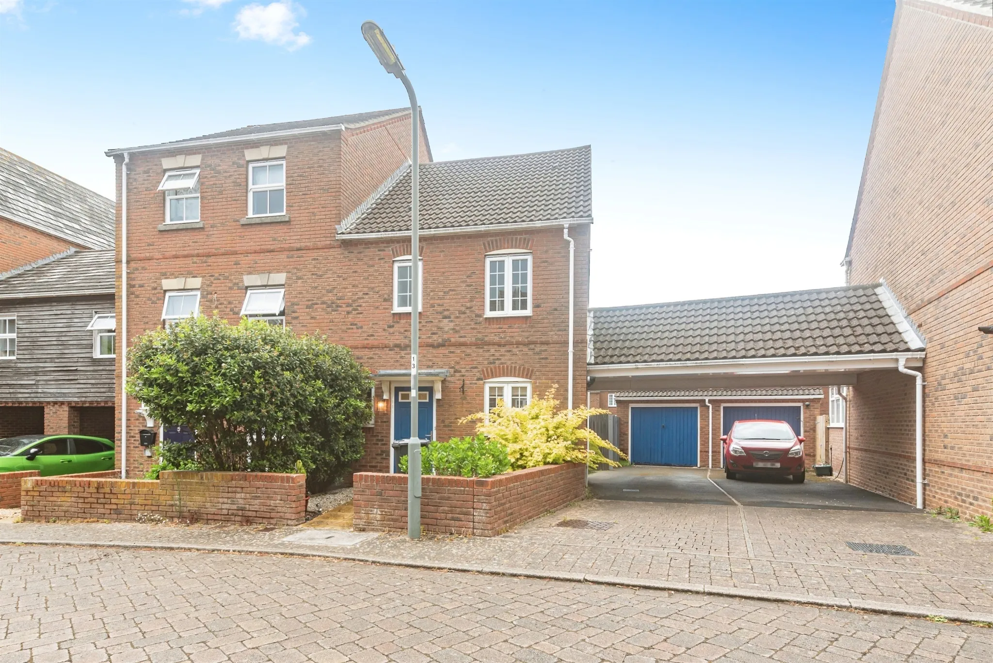 3 bed End of Terrace