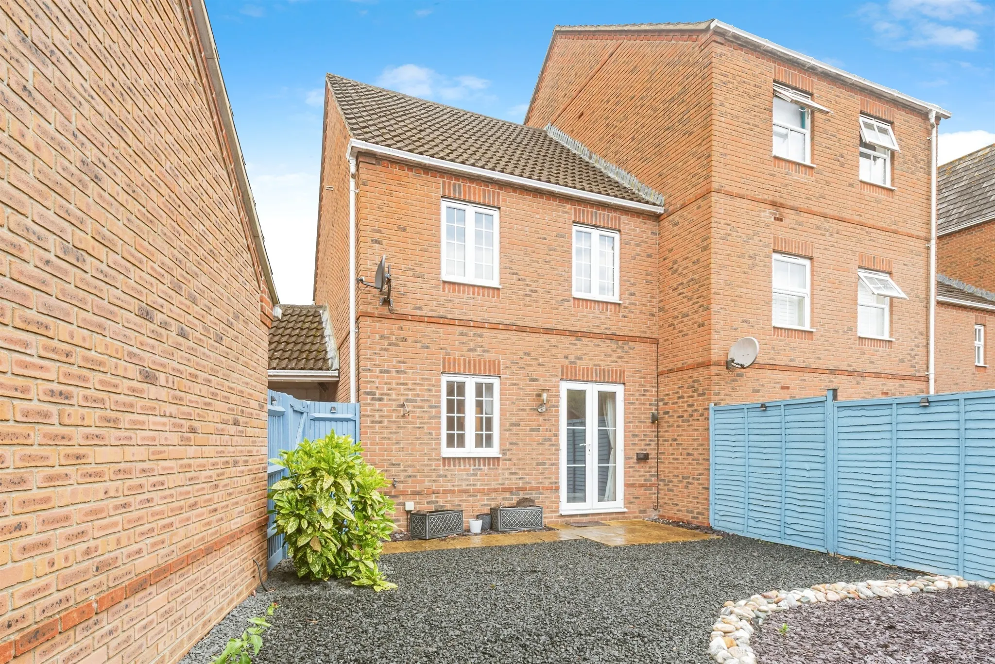 3 bed End of Terrace