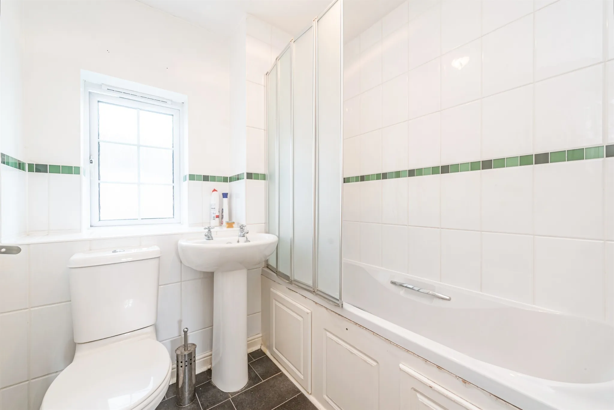 3 bed End of Terrace