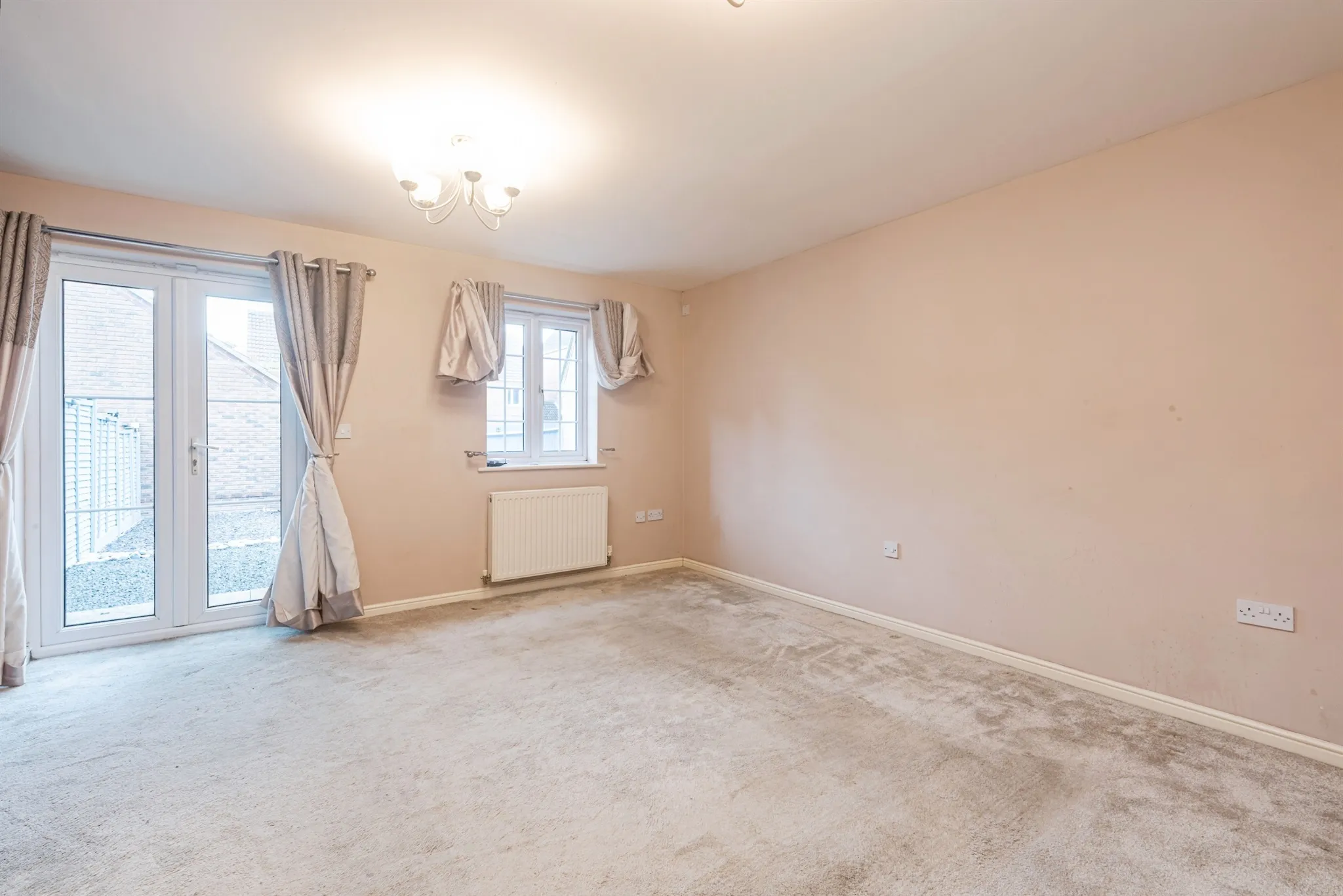3 bed End of Terrace