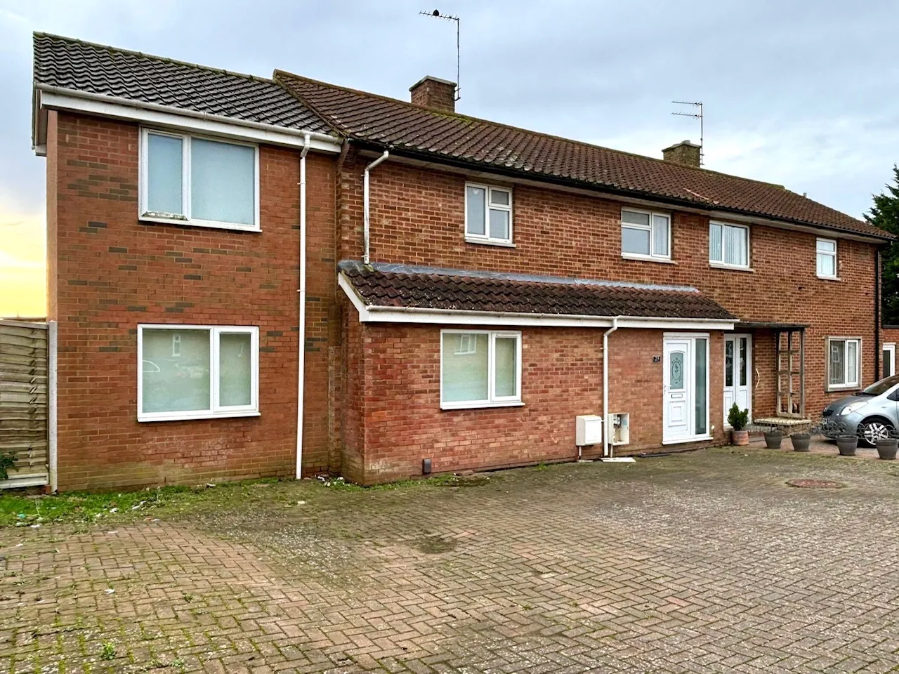 6 bed Semi-Detached