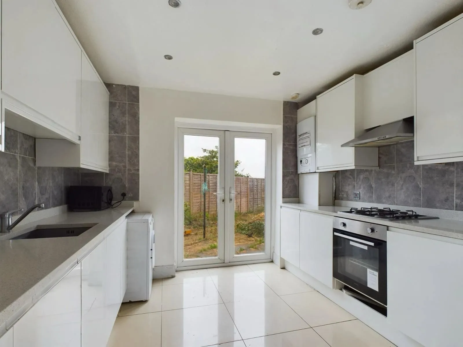 6 bed Semi-Detached