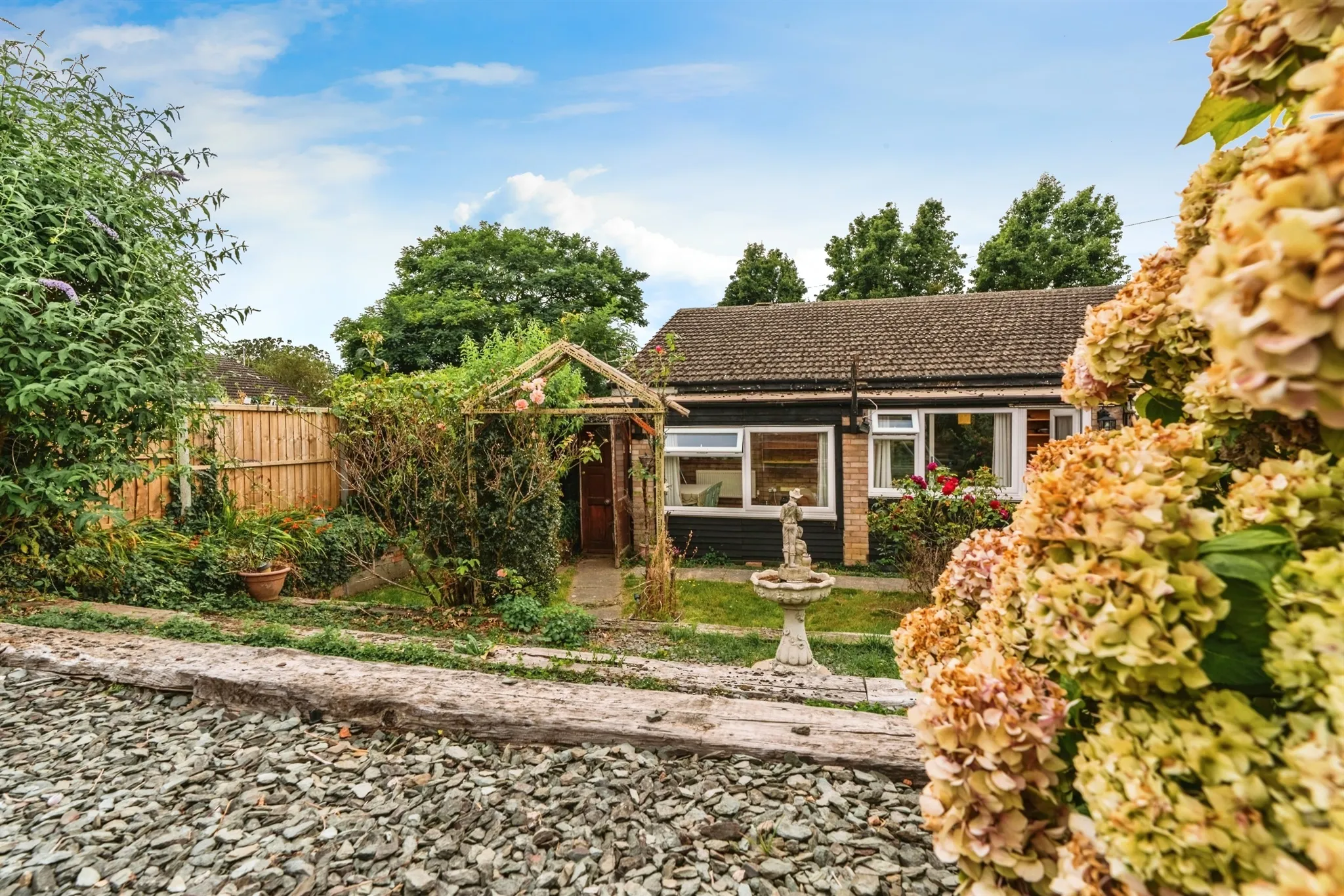 2 bed Semi-Detached Bungalow