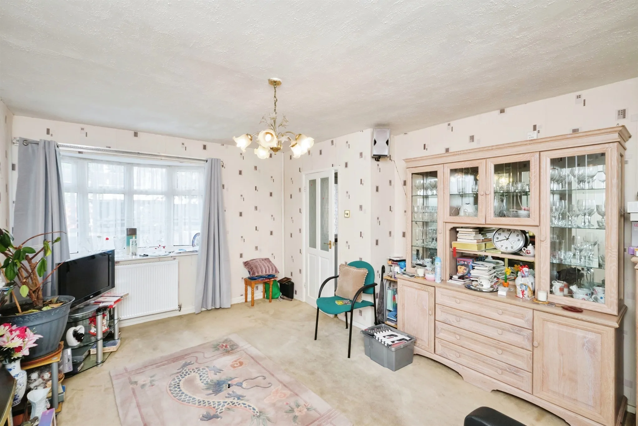 4 bed Semi-Detached