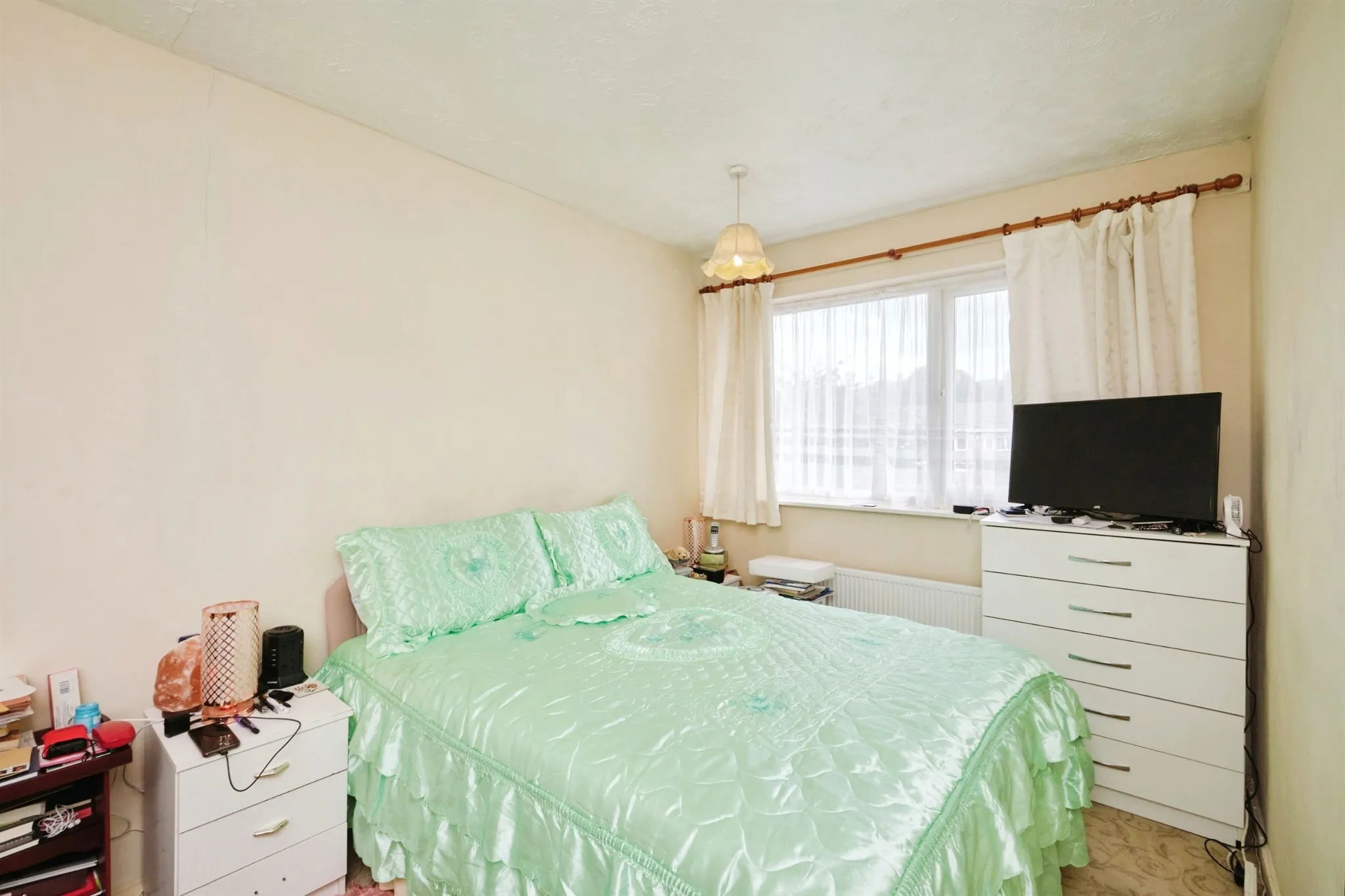 4 bed Semi-Detached