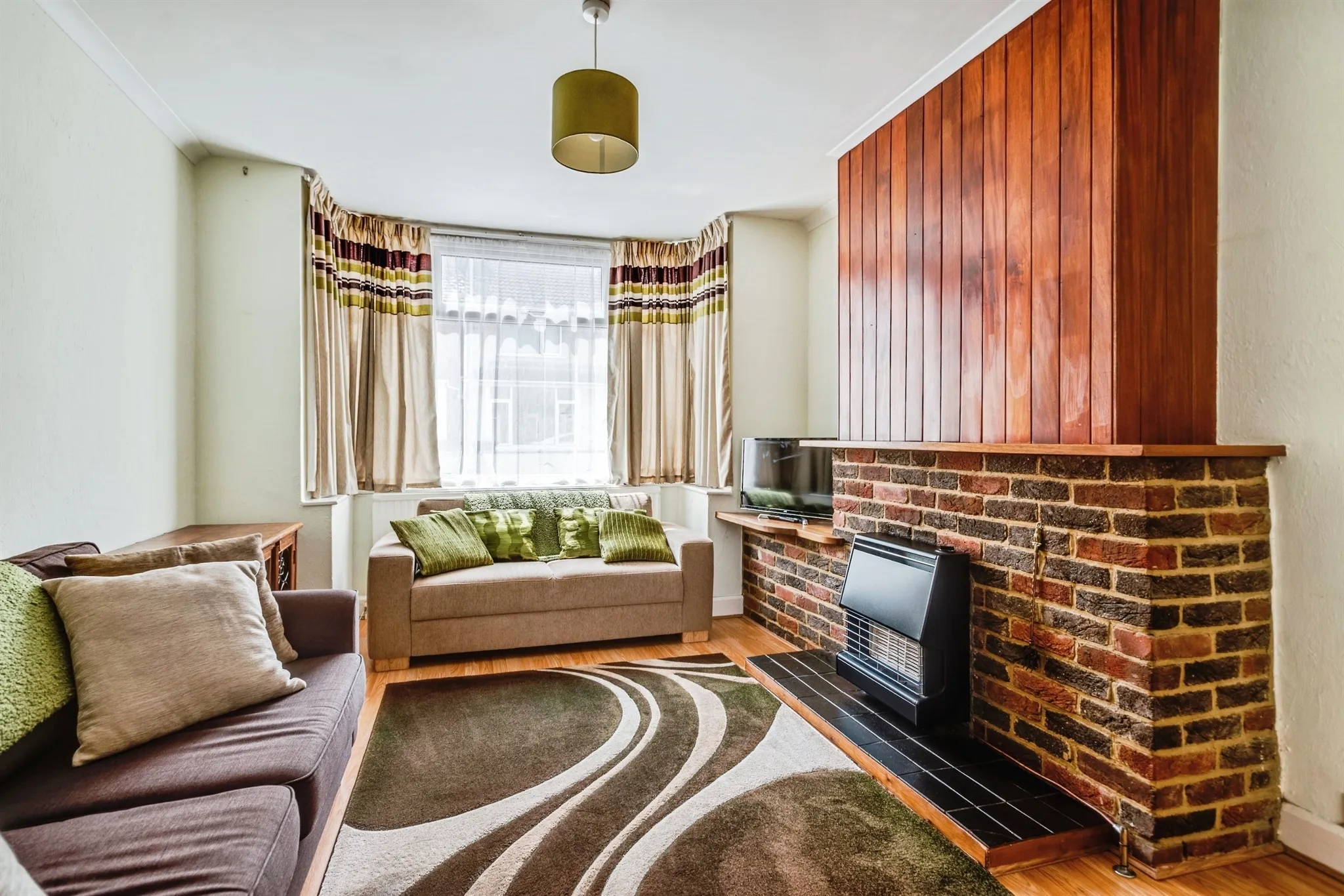 3 bed End of Terrace