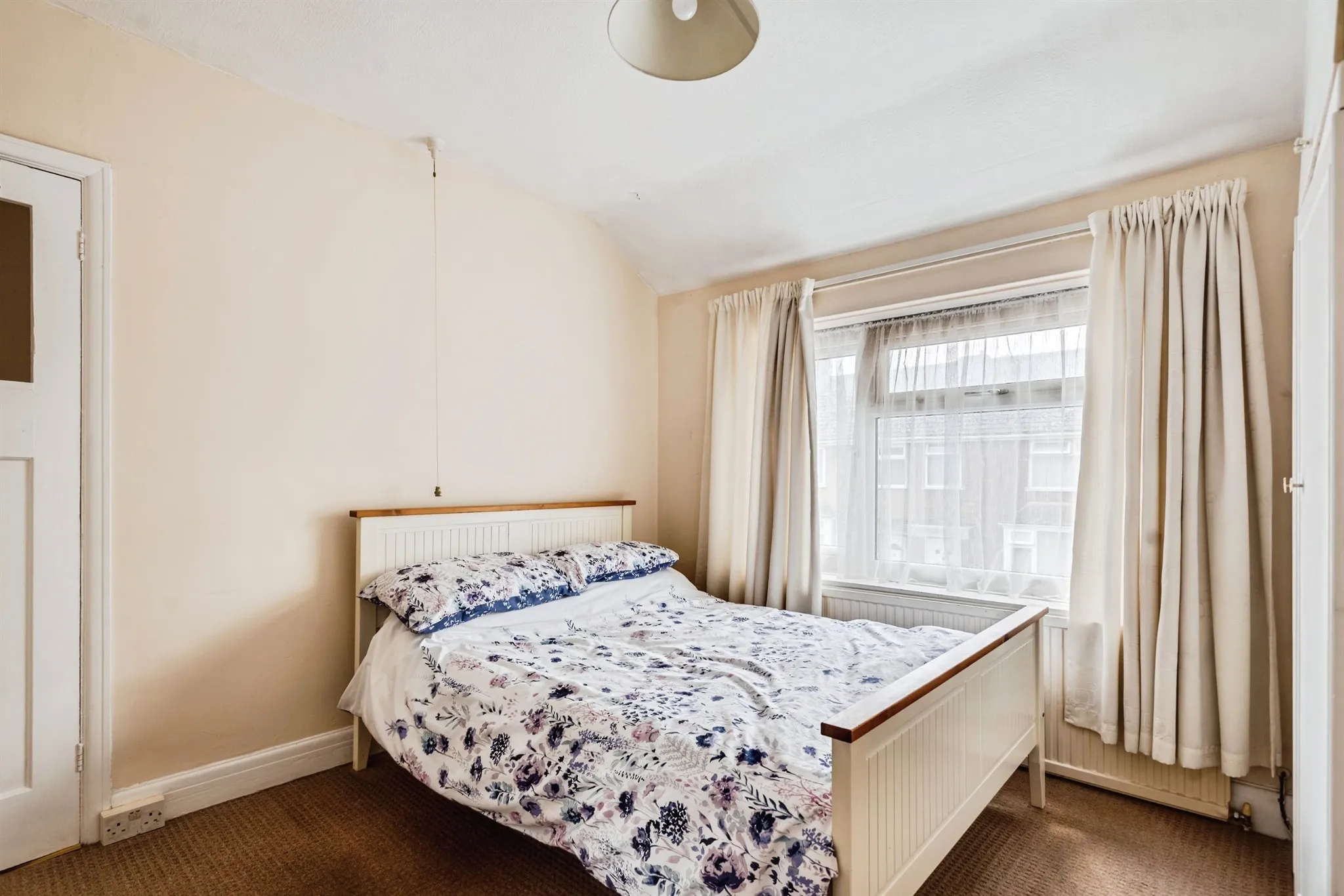 3 bed End of Terrace