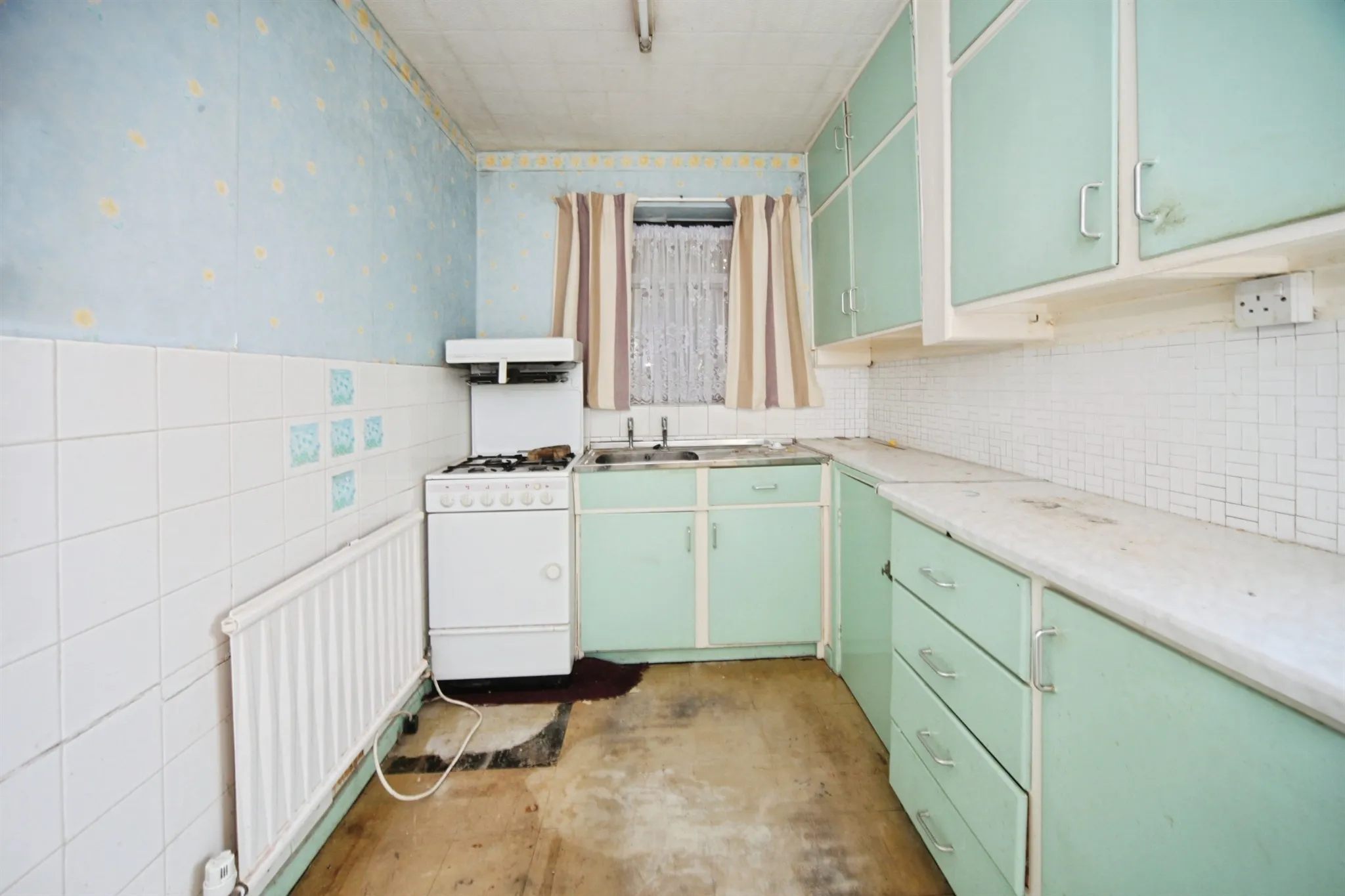 2 bed Semi-Detached