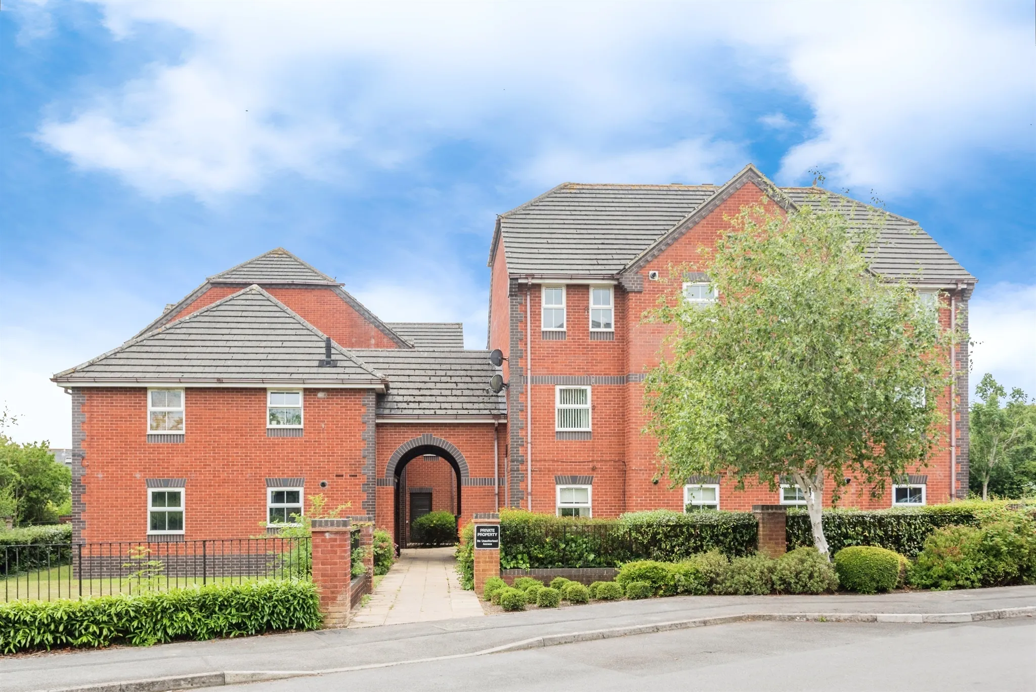 2 bed Ground Flat
