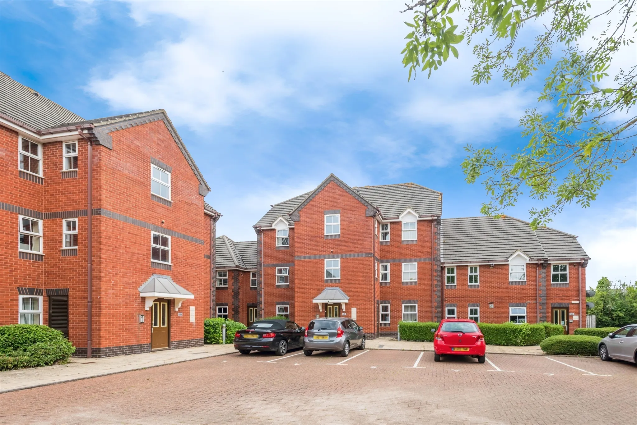 2 bed Ground Flat