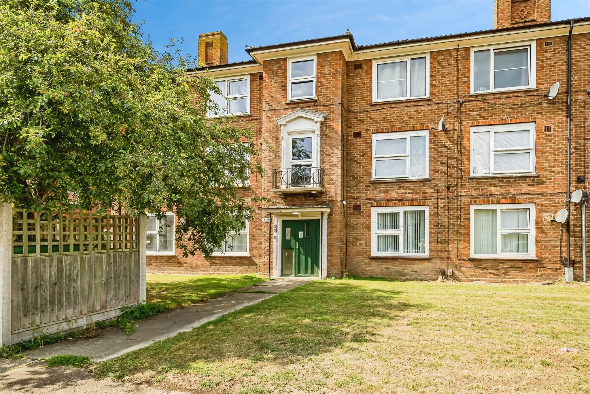 1 bed Ground Flat