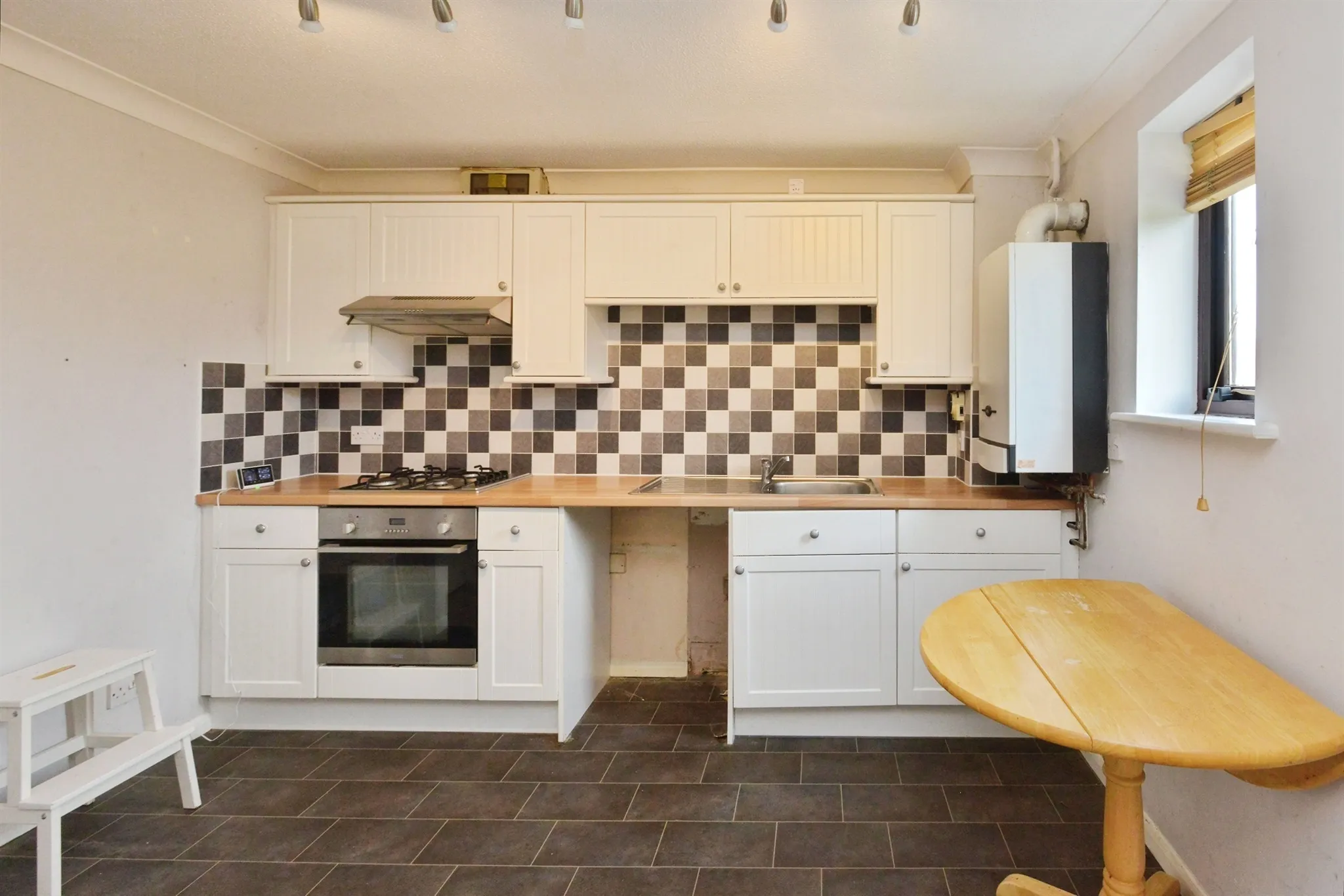 1 bed Ground Flat