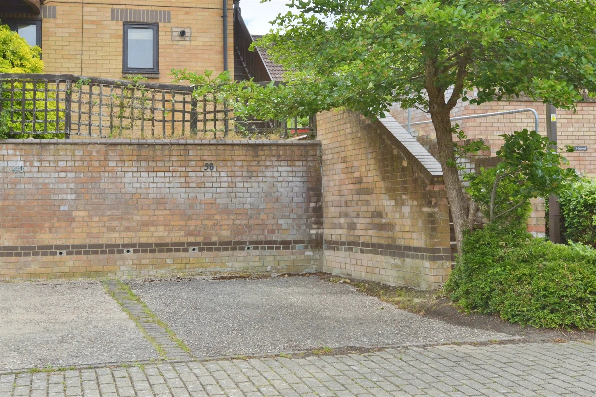 1 bed Ground Flat