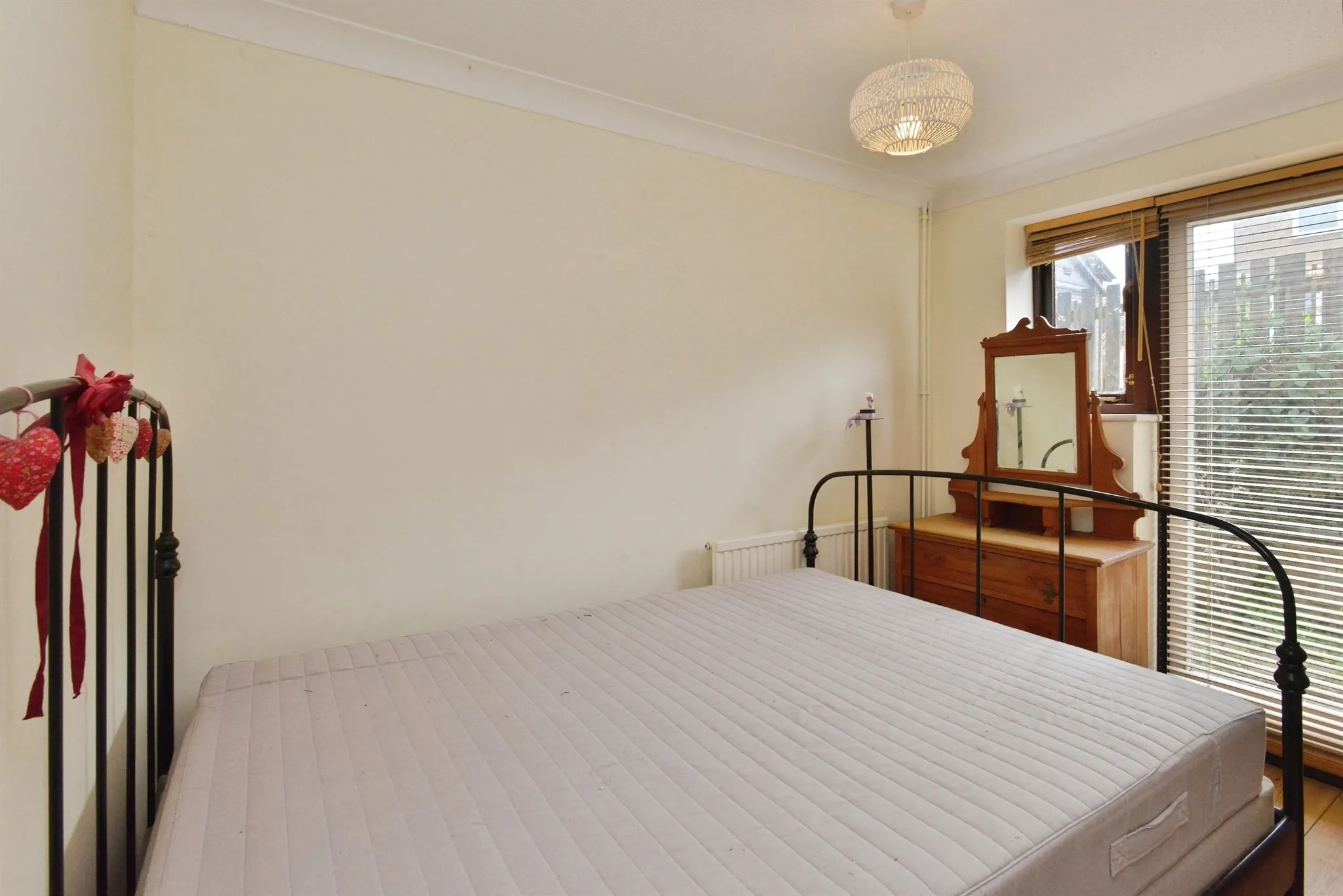 1 bed Ground Flat